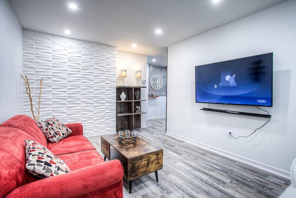 Luxury 1BR Apartment, Free Parking
