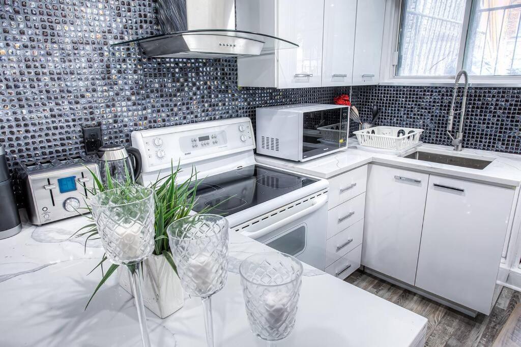 Luxury 1BR Apartment, Free Parking
