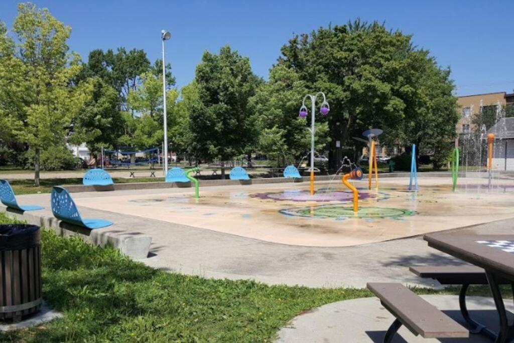 Luxury 1BR Apartment, Free Parking