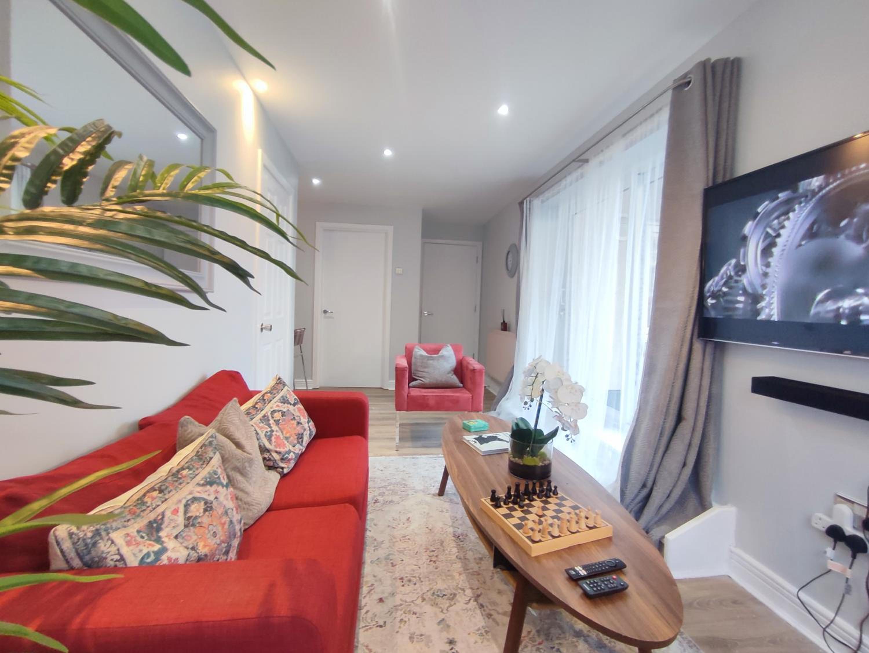 Immaculate 3Bed Apt, Close To O2, Excel, London Stadium & City