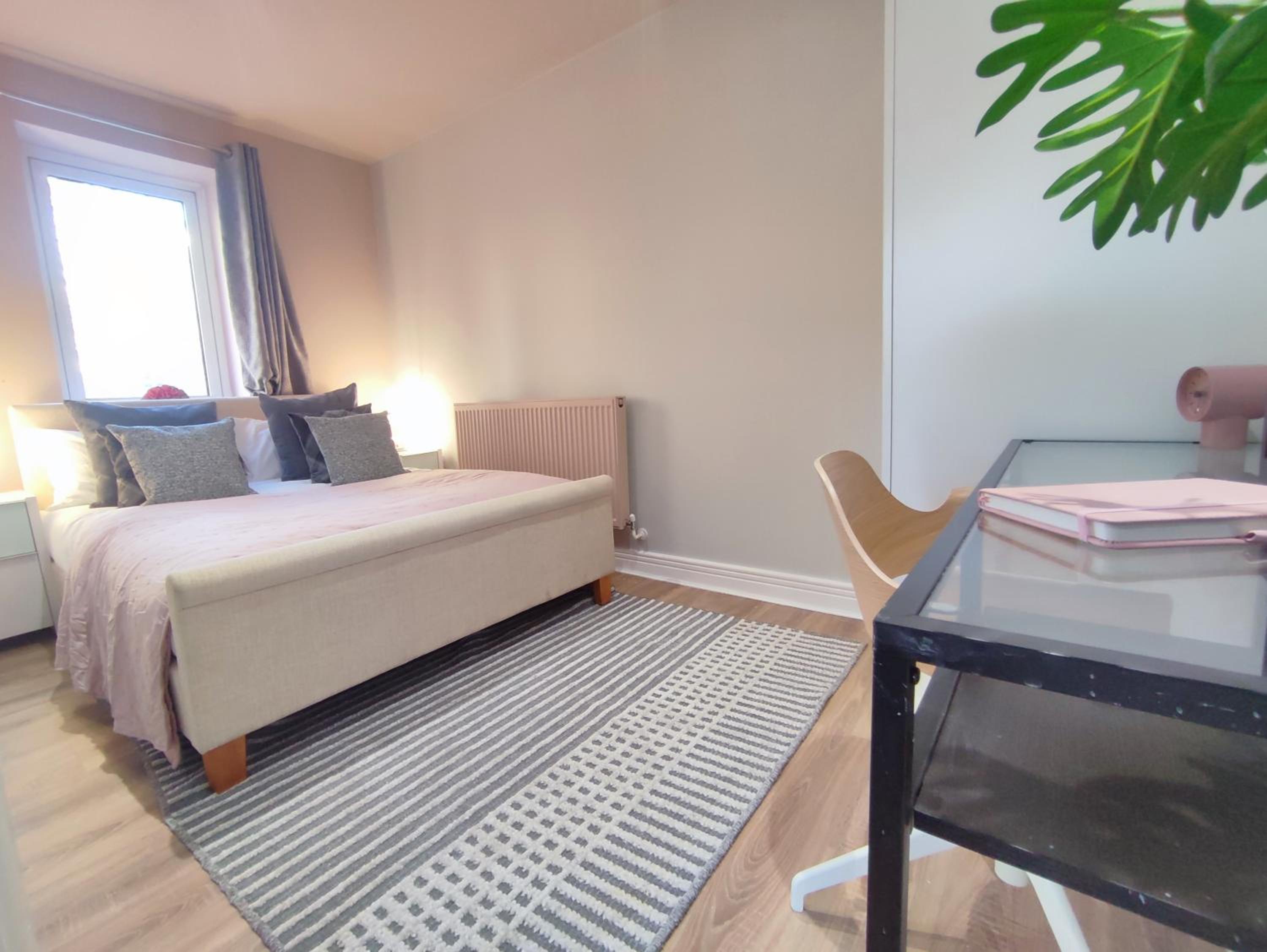 Immaculate 3Bed Apt, Close To O2, Excel, London Stadium & City
