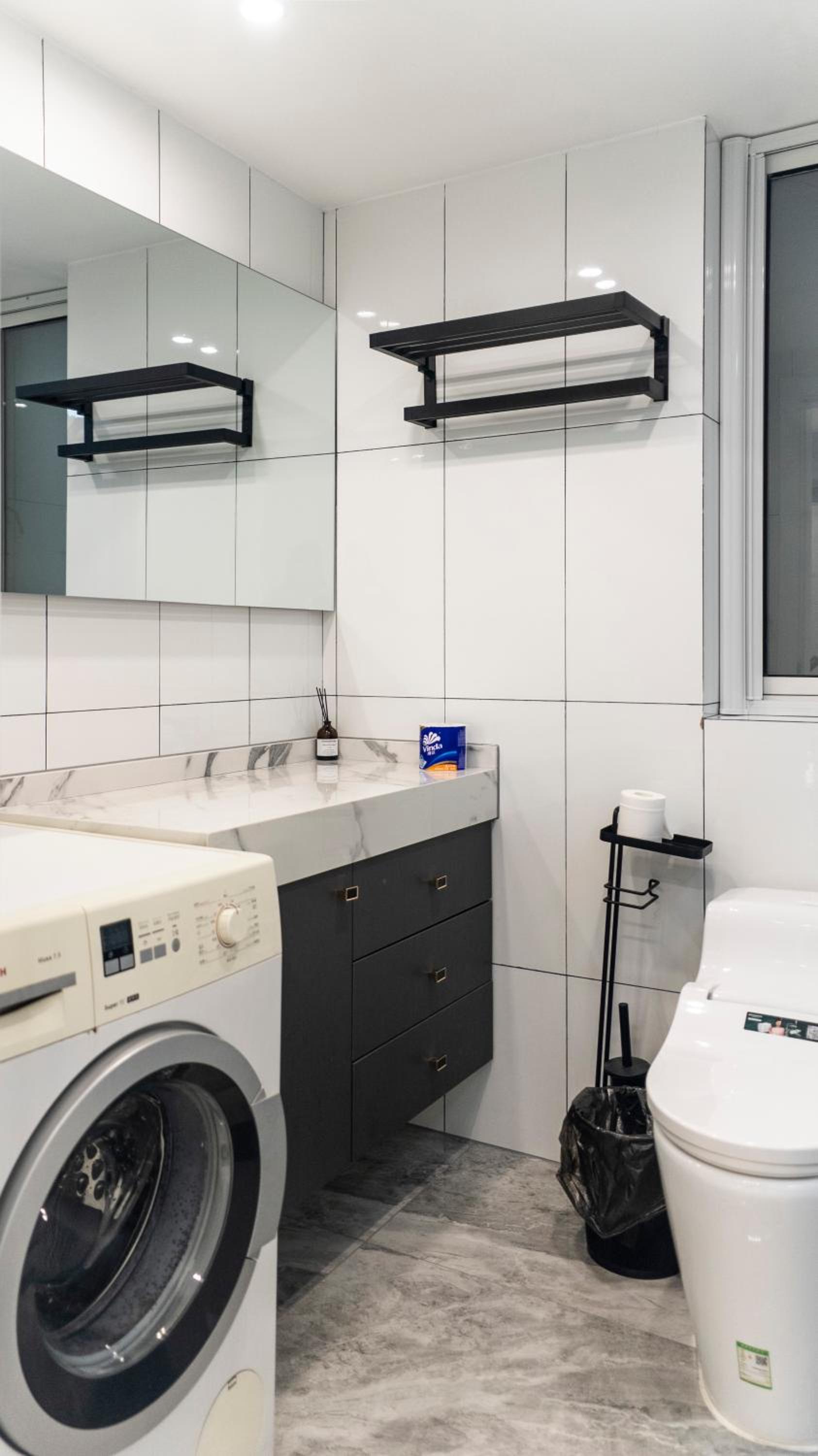 Eastern Hub - Jing'an Temple Branch Art Spacious 3-Bedroom, Sunny House with 2 Balconies