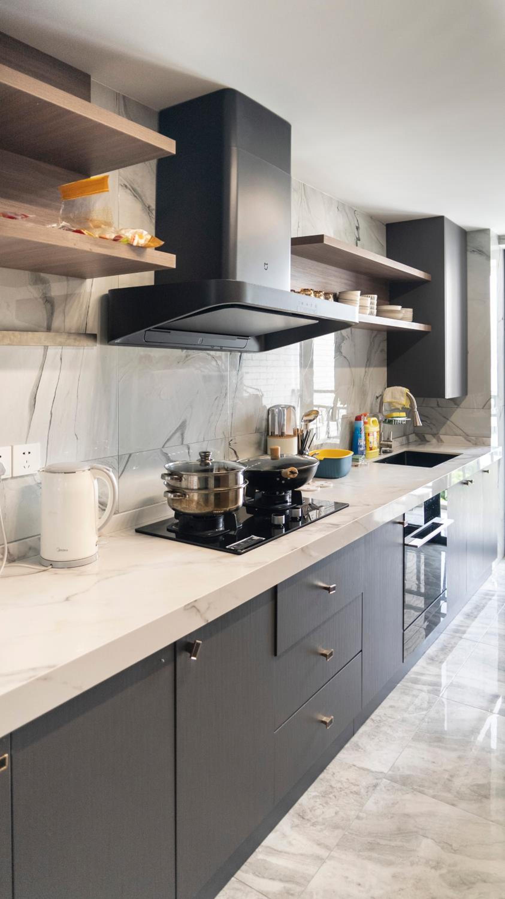 Eastern Hub - Jing'an Temple Branch Art Spacious 3-Bedroom, Sunny House with 2 Balconies