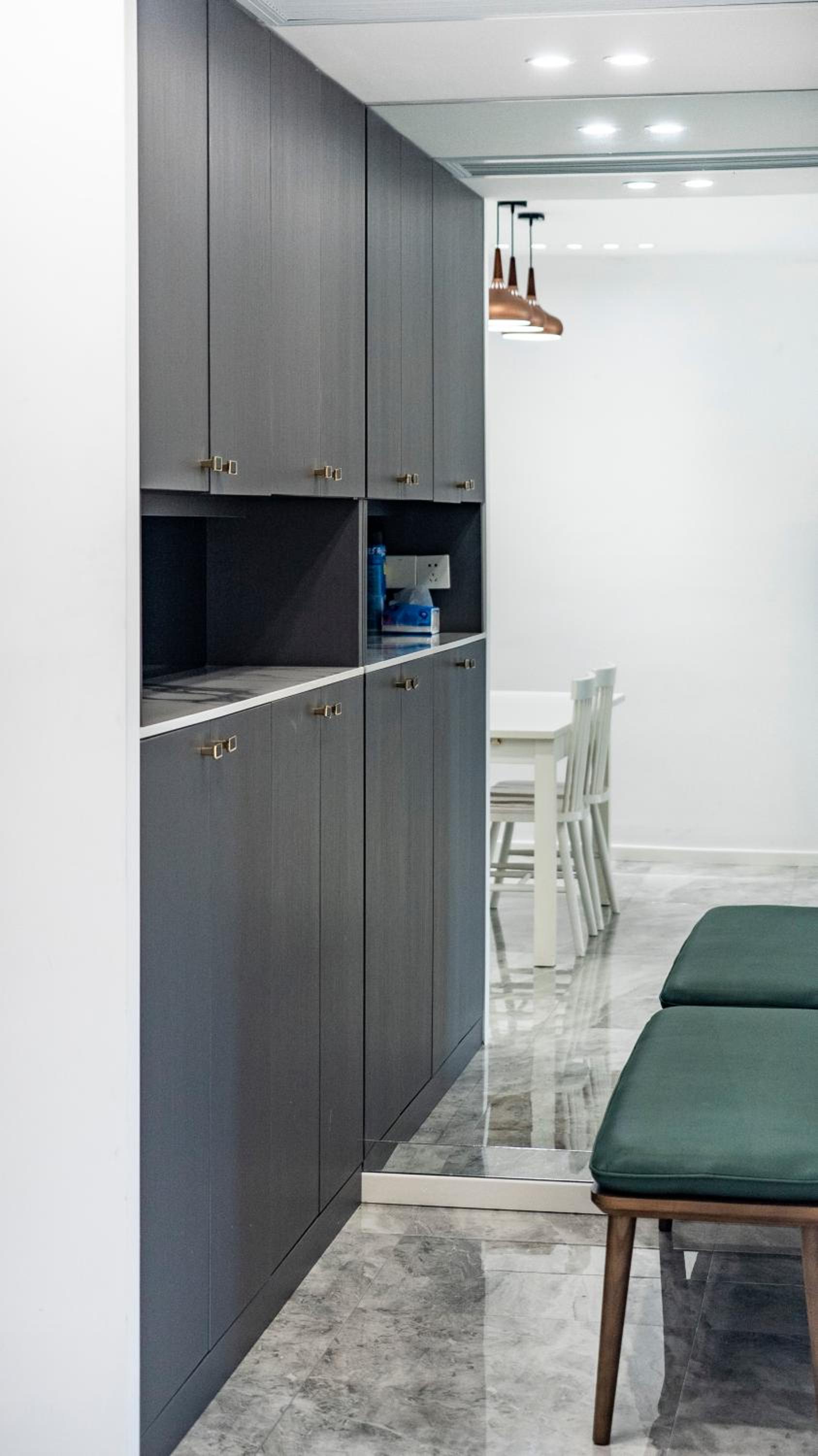 Eastern Hub - Jing'an Temple Branch Art Spacious 3-Bedroom, Sunny House with 2 Balconies