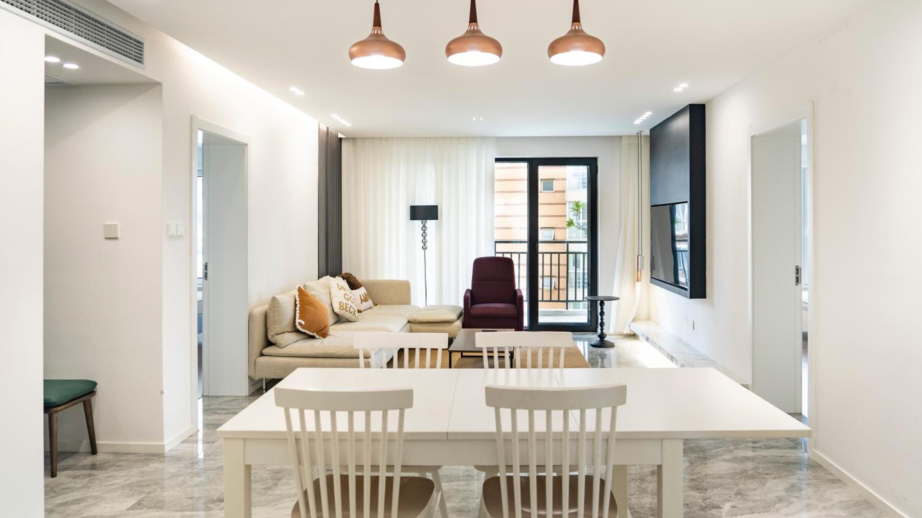 Eastern Hub - Jing'an Temple Branch Art Spacious 3-Bedroom, Sunny House with 2 Balconies