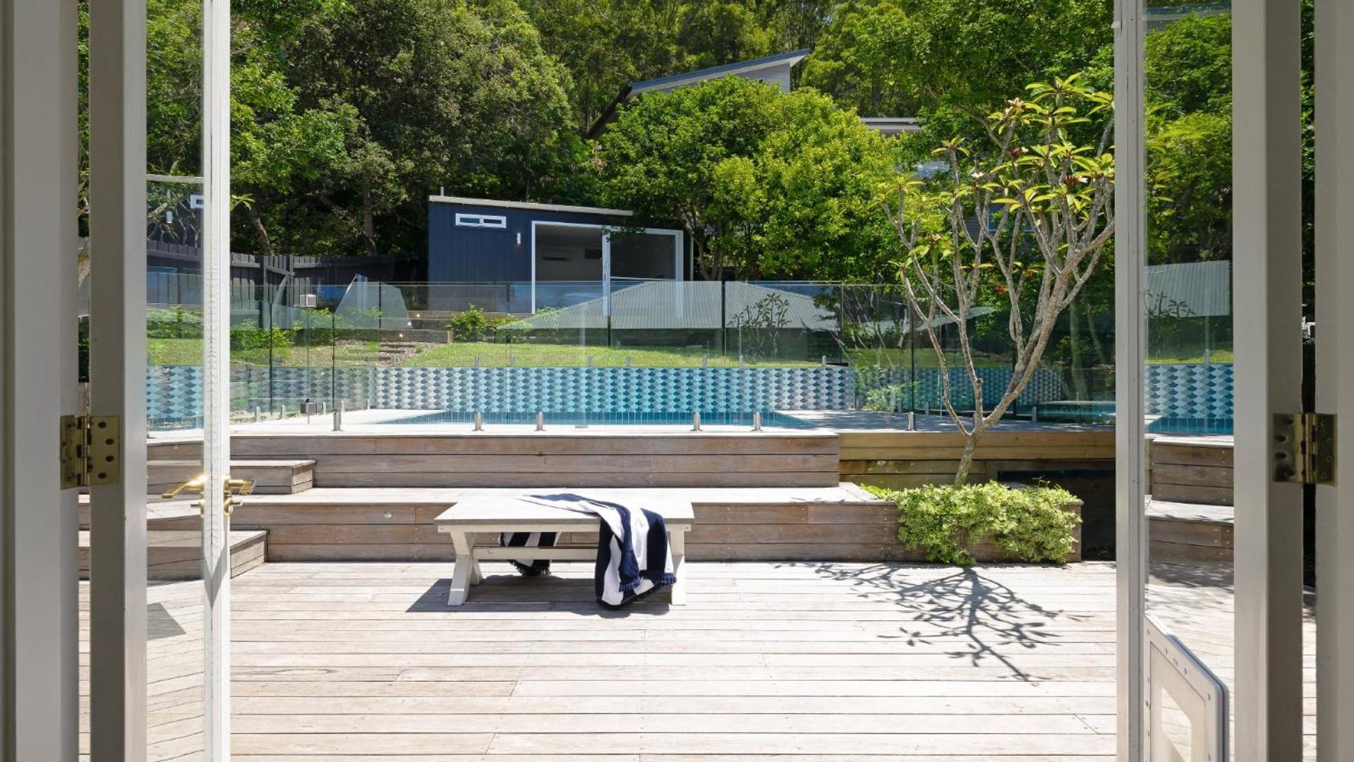 Heated Pool, Bay Views and Beaches
