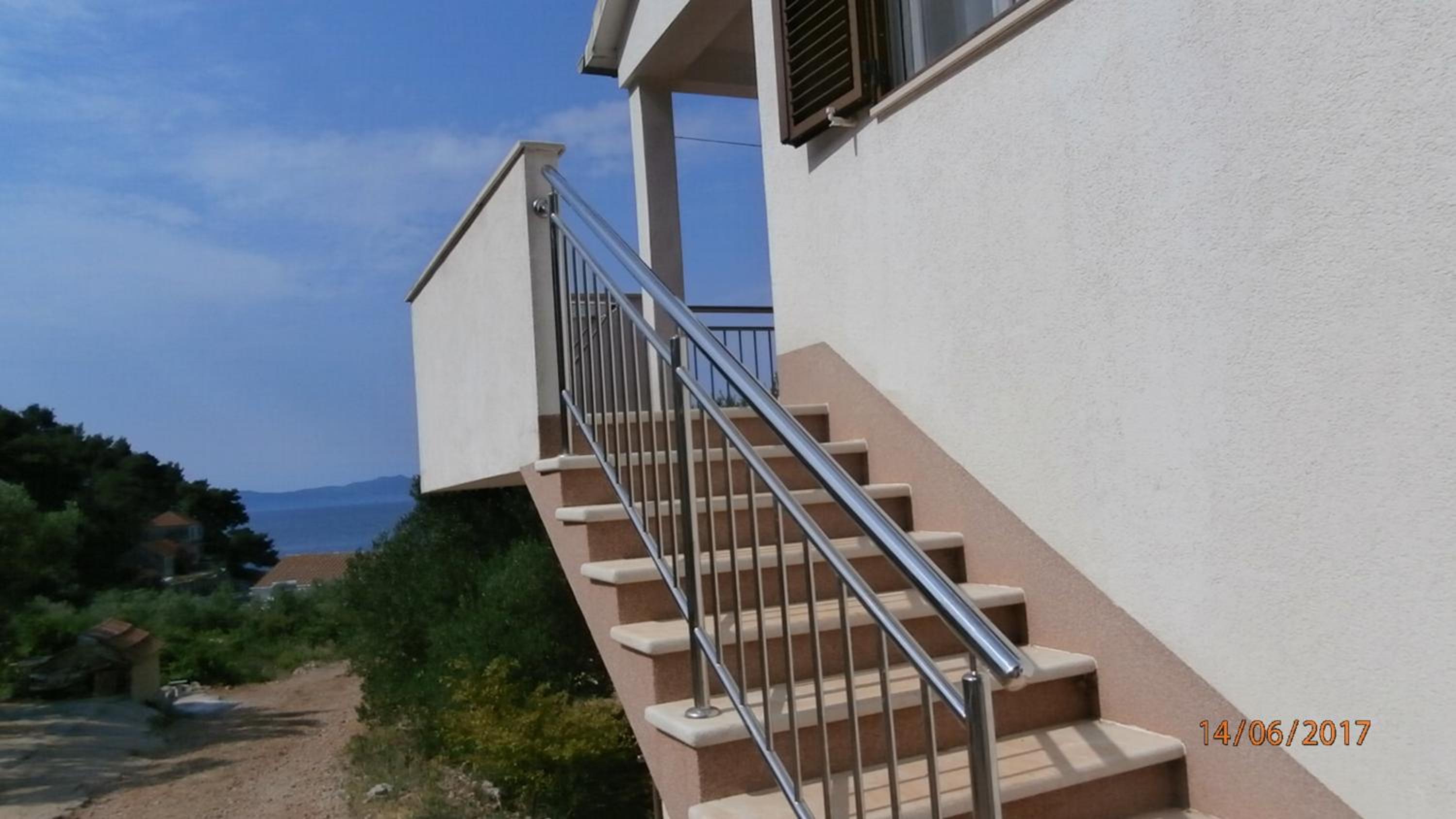 Charming Apartment with Sea View, Gdinj, 70 m², Garden