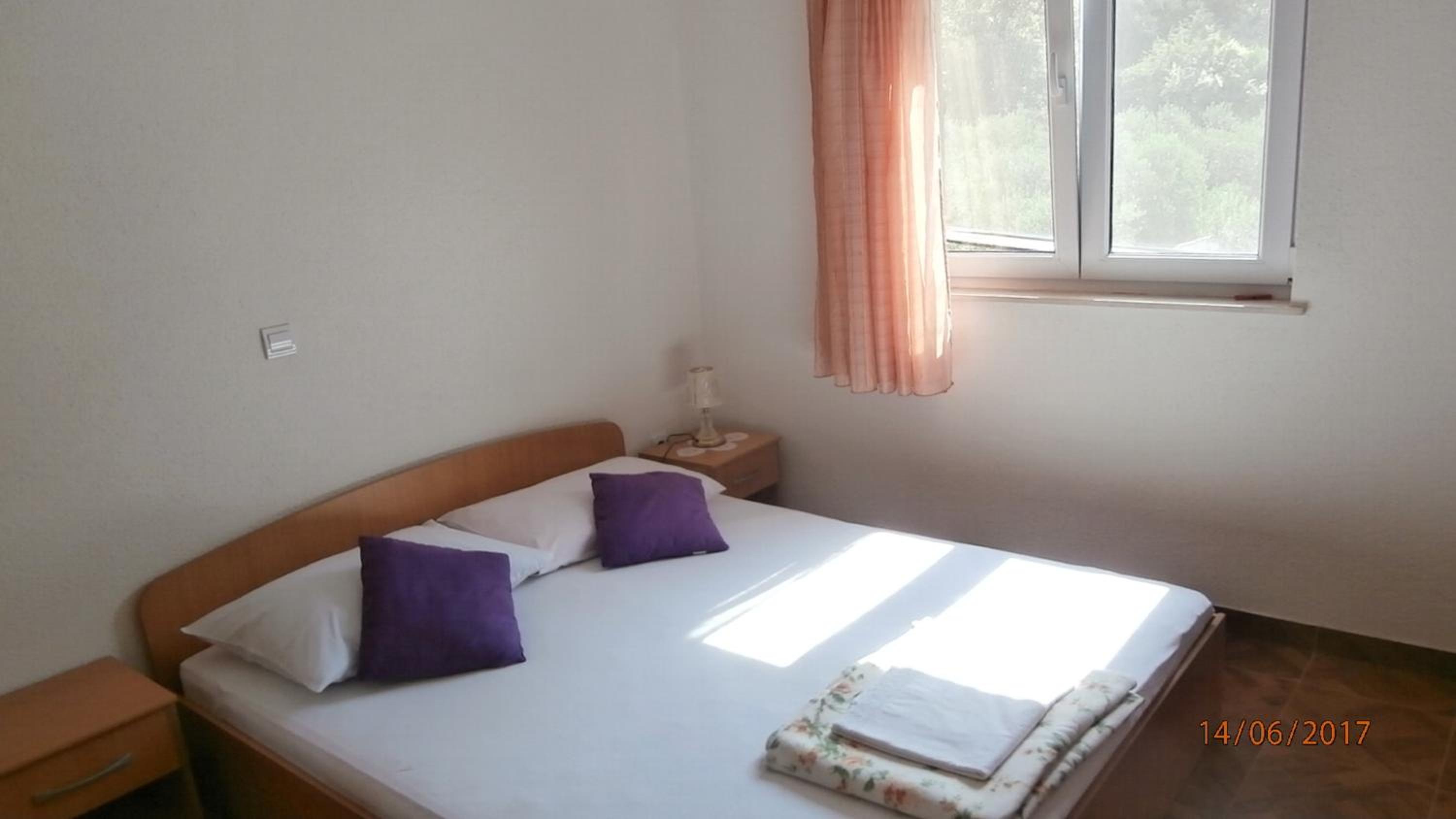Charming Apartment with Sea View, Gdinj, 70 m², Garden
