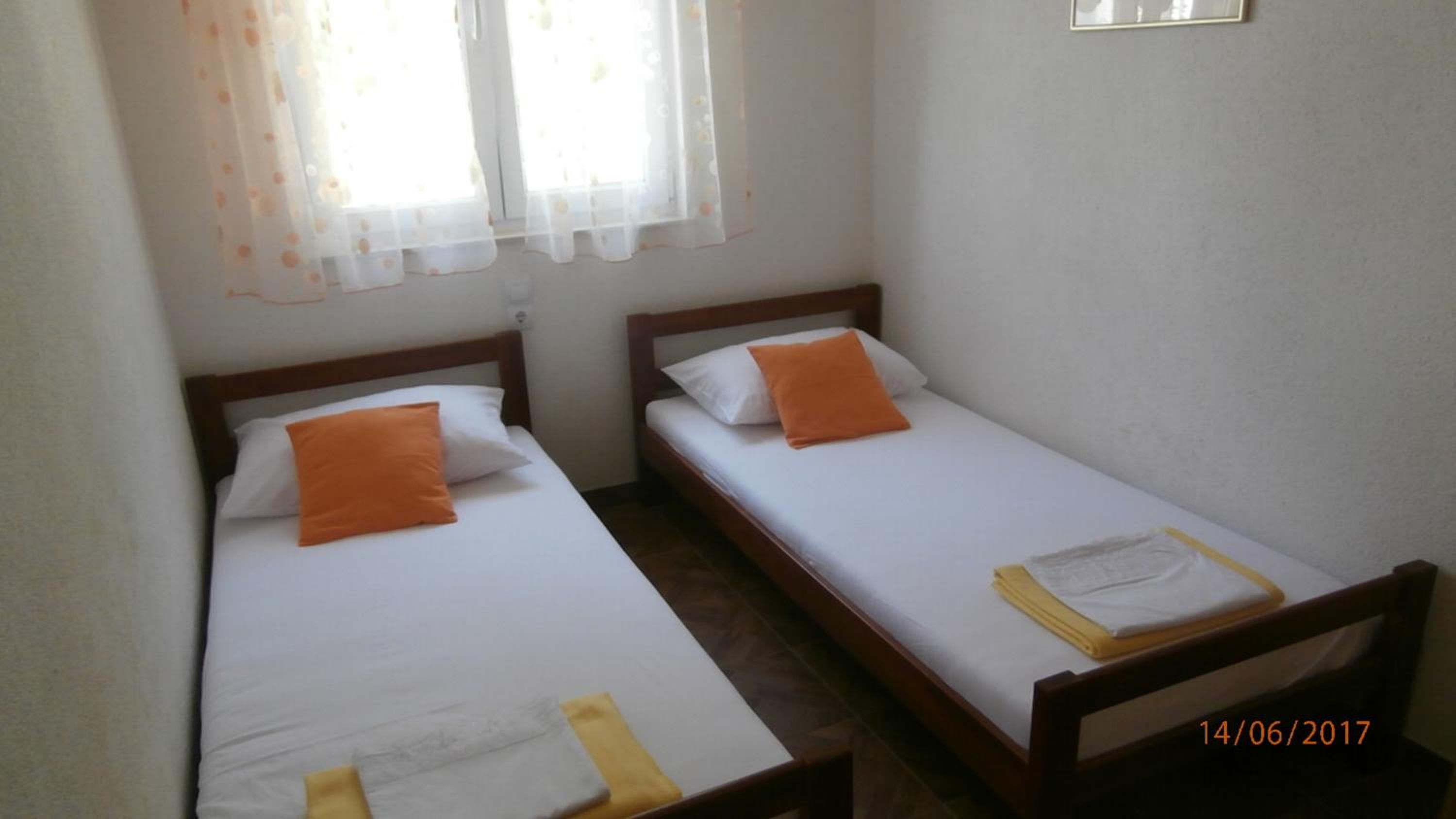 Charming Apartment with Sea View, Gdinj, 70 m², Garden