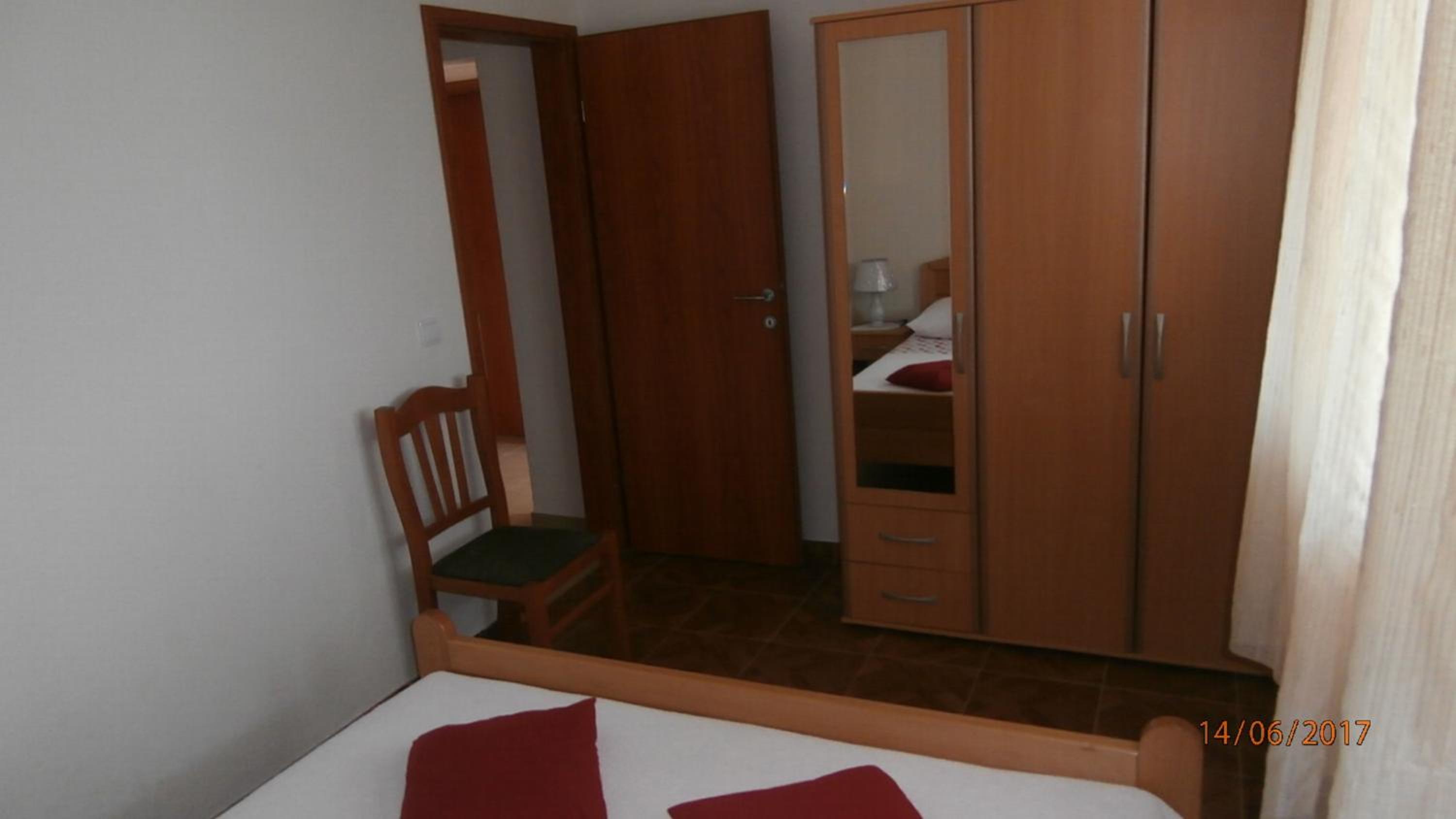 Charming Apartment with Sea View, Gdinj, 70 m², Garden