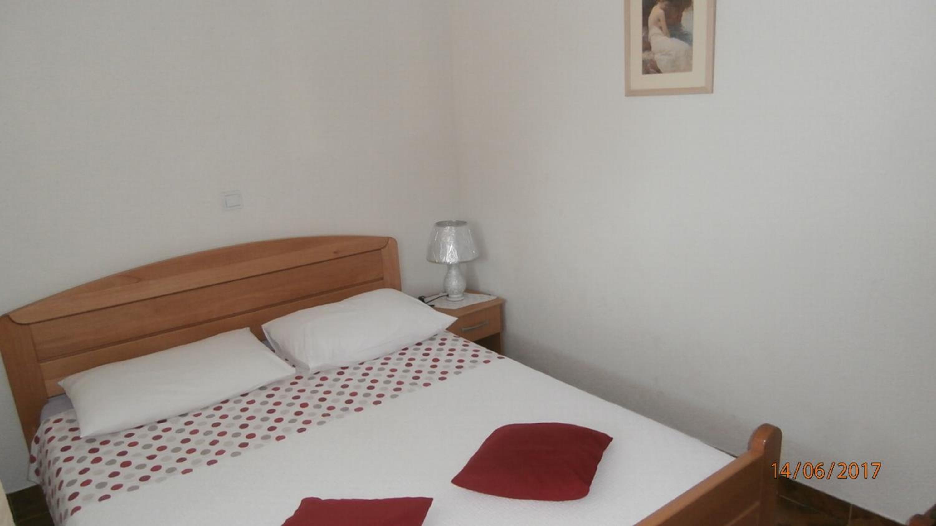 Charming Apartment with Sea View, Gdinj, 70 m², Garden