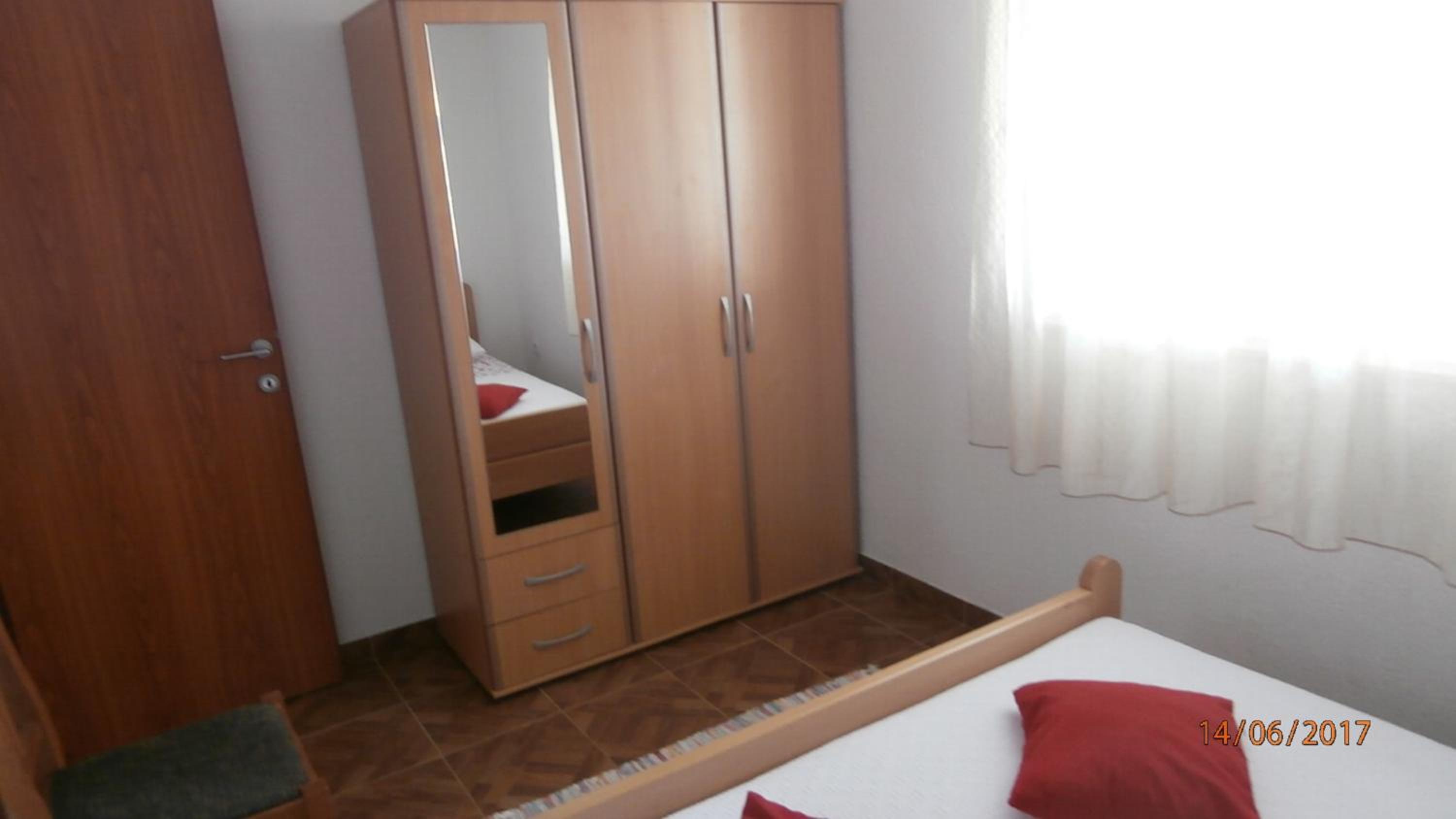 Charming Apartment with Sea View, Gdinj, 70 m², Garden
