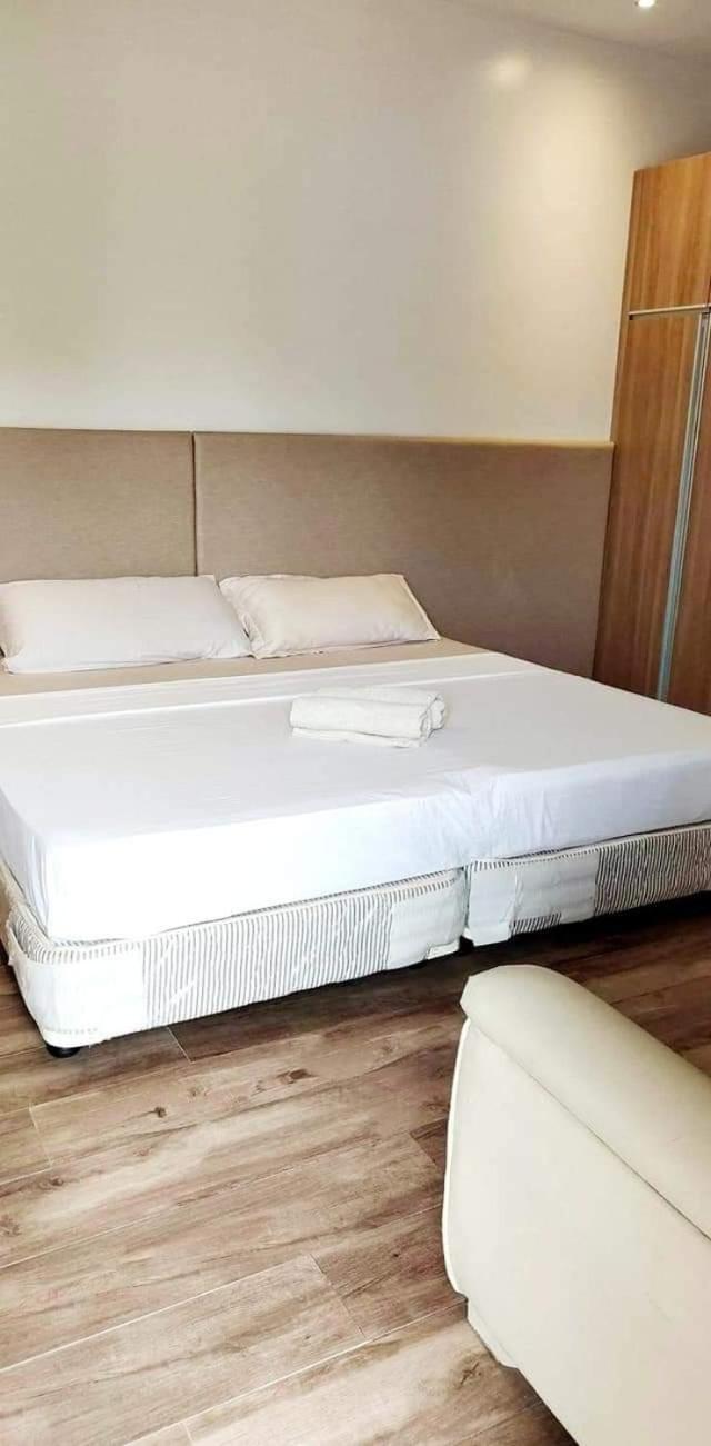 Lux7 Pool Villa view 2
