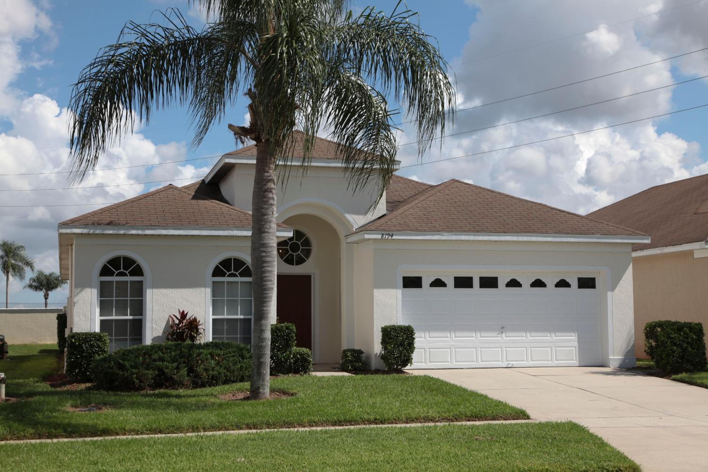 Hotel Windsor Palm Resort 3 miles to Disney 4 Bedrooms - Image 1