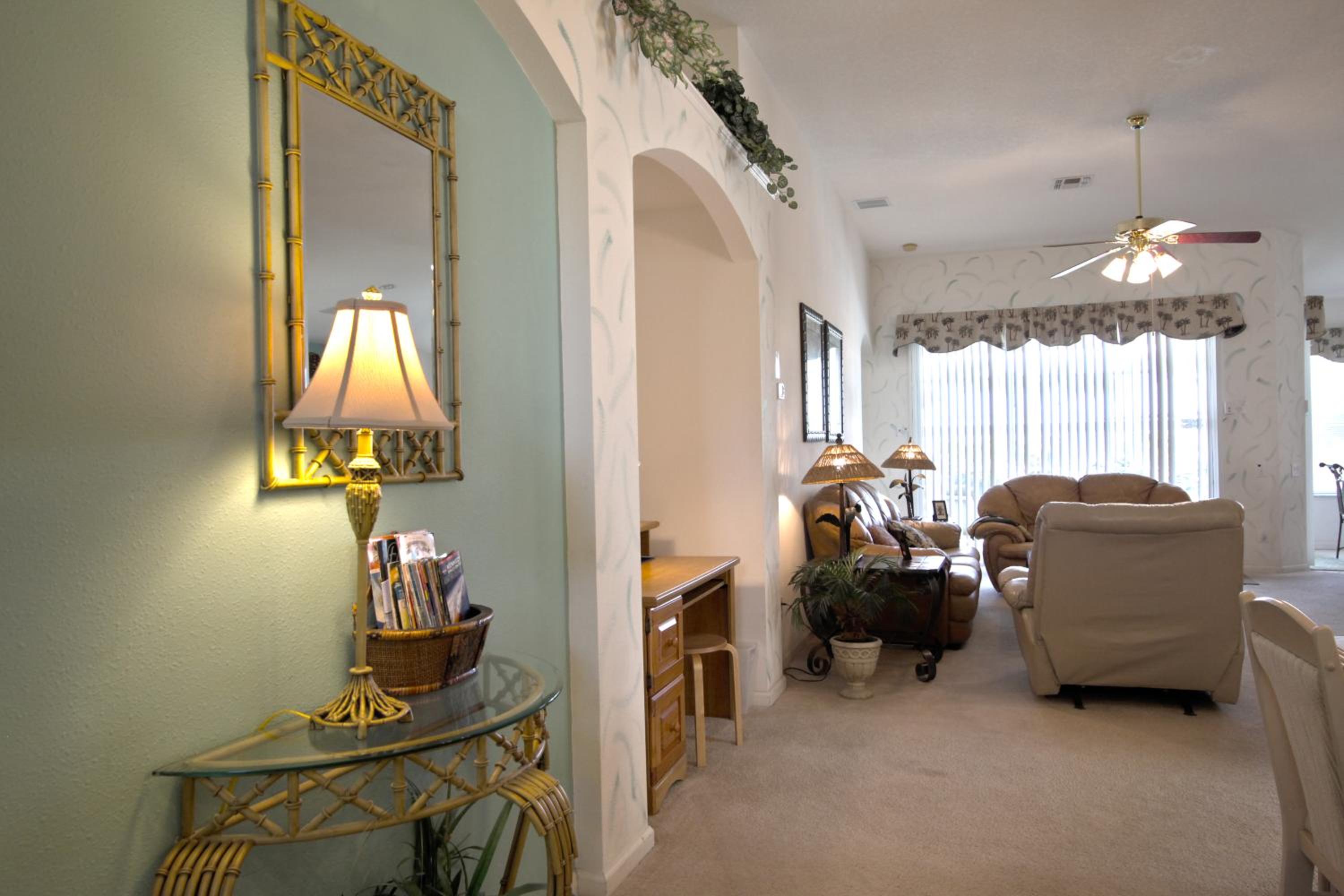 Windsor Palm Resort 3 miles to Disney 4 Bedrooms view 4