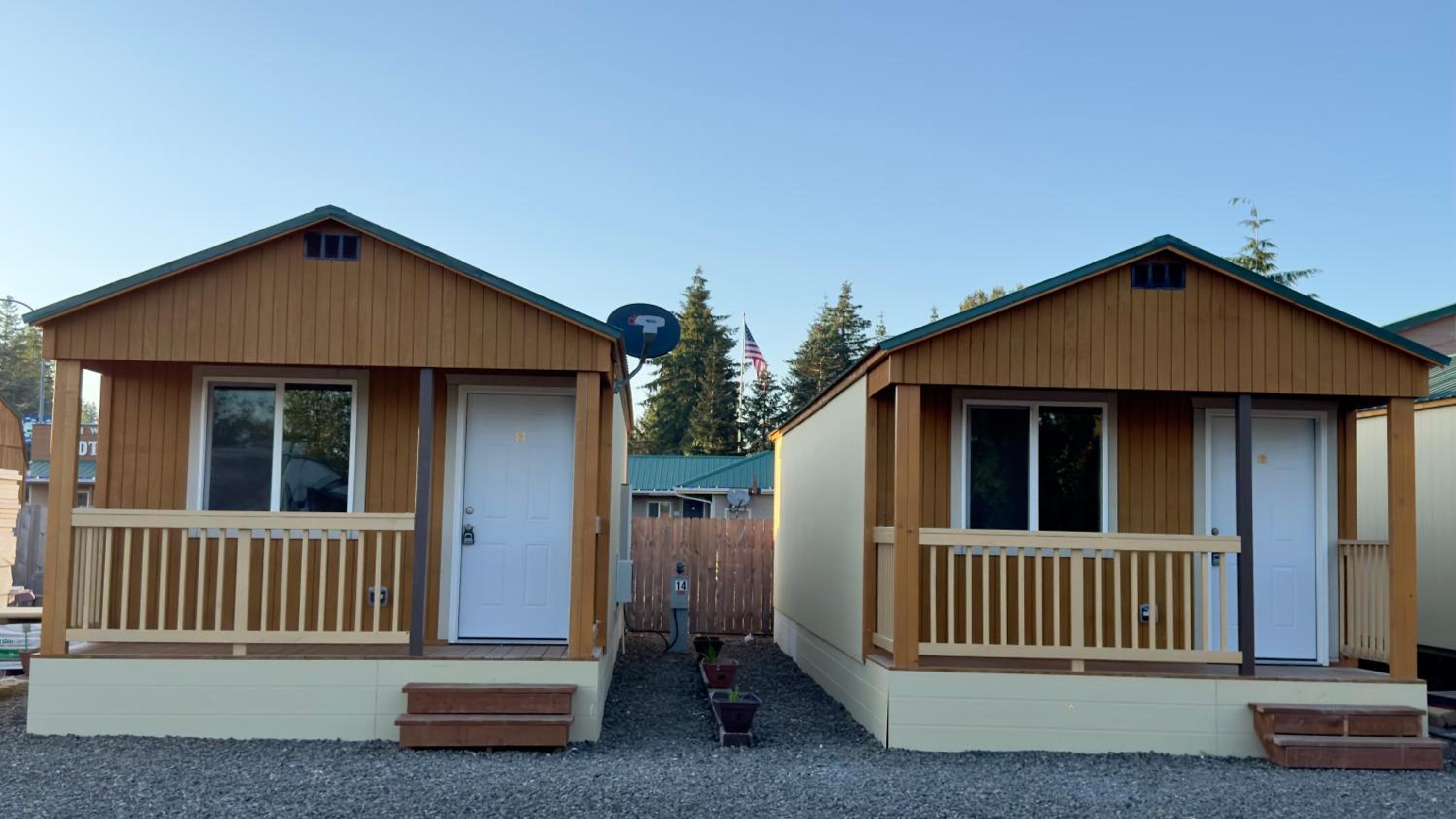 Far West Cabin-Tiny Homes Rental