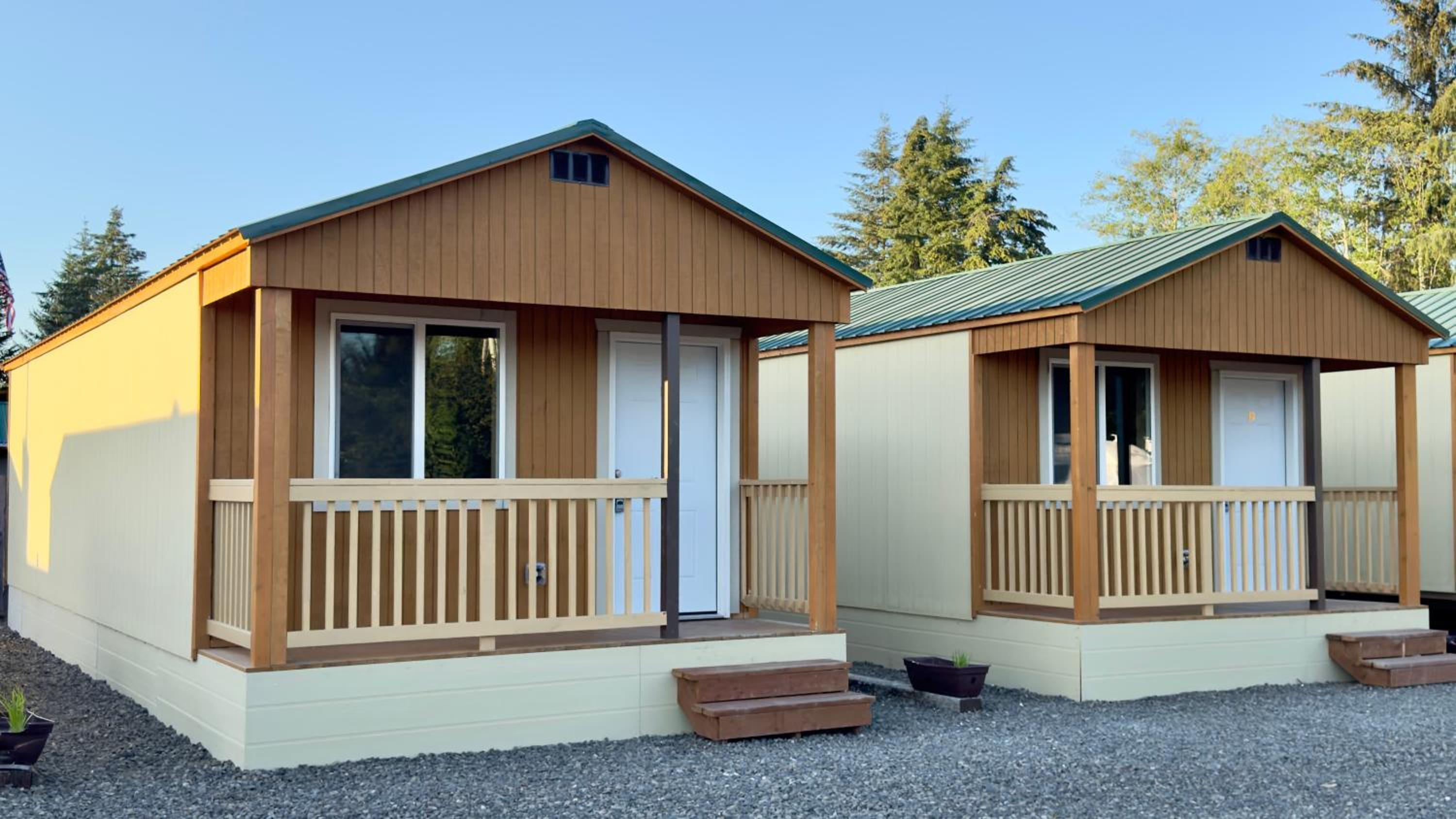Far West Cabin-Tiny Homes Rental