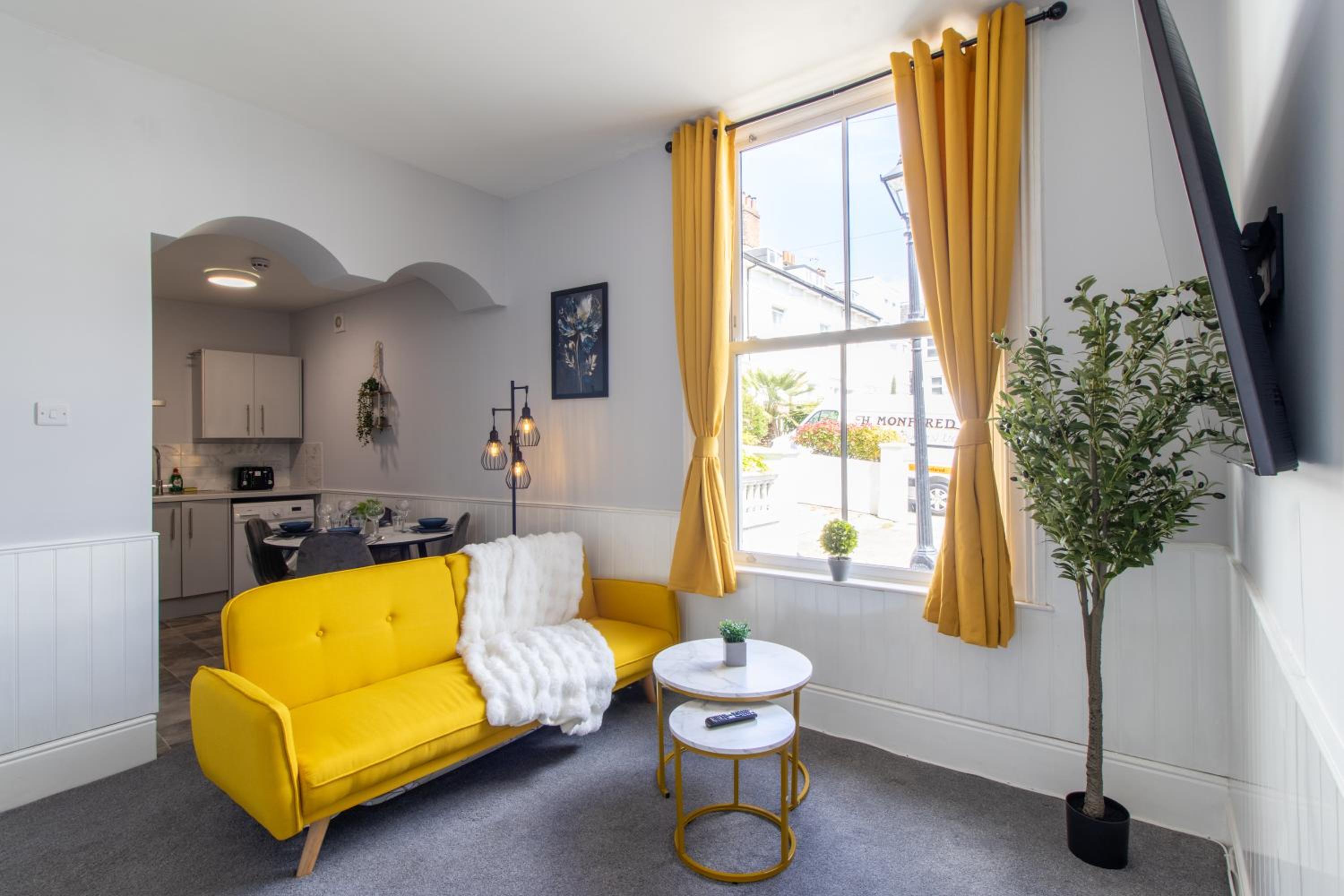 Open Mind Property - Cosy Apartment with 3 Beds view 3