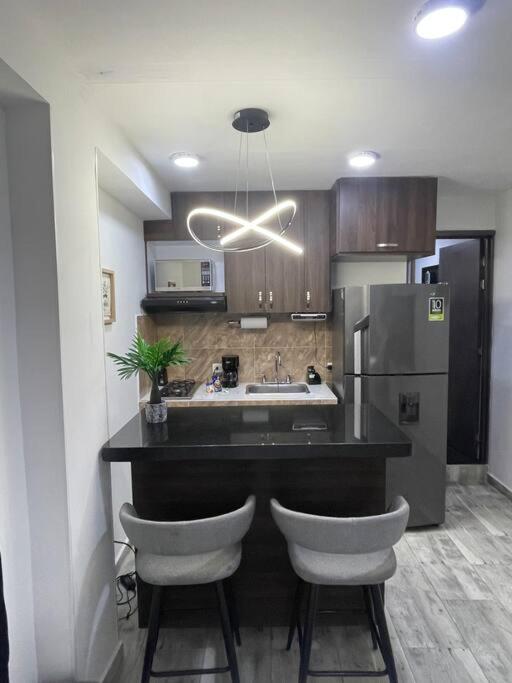 Pretty & Modern Private Studio 202