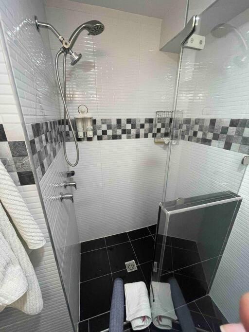 Pretty & Modern Private Studio 202
