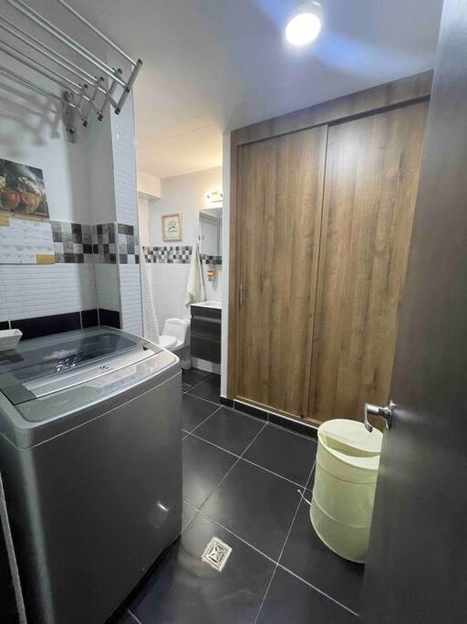 Pretty & Modern Private Studio 202
