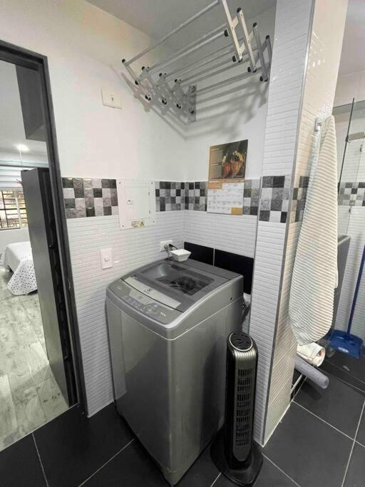 Pretty & Modern Private Studio 202