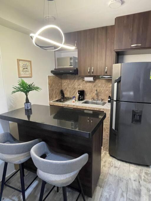 Pretty & Modern Private Studio 202