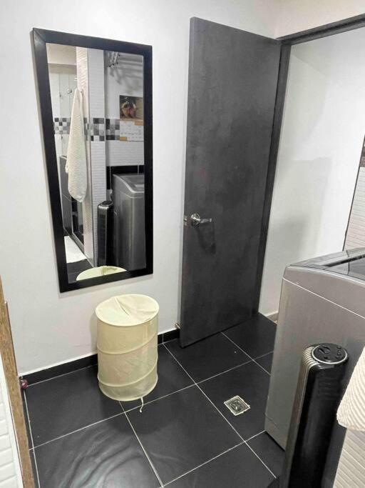 Pretty & Modern Private Studio 202