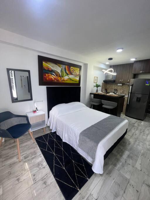 Pretty & Modern Private Studio 202