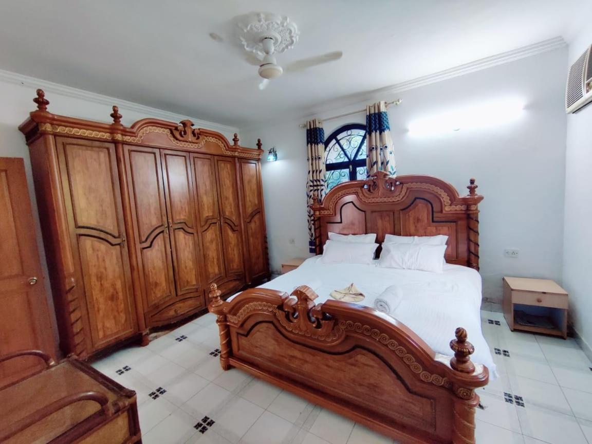 Amazing 4BHK Villa with Private Swimming Pool Near Candolim Beach