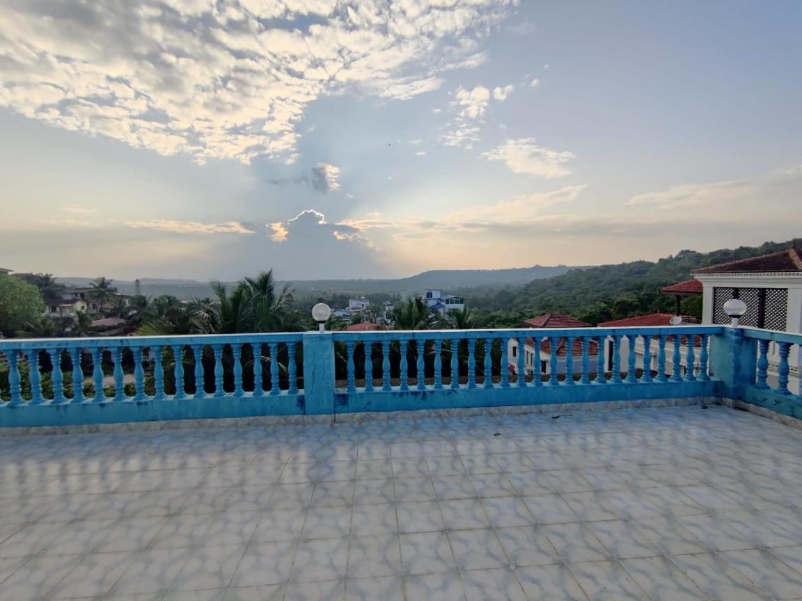 Amazing 4BHK Villa with Private Swimming Pool Near Candolim Beach