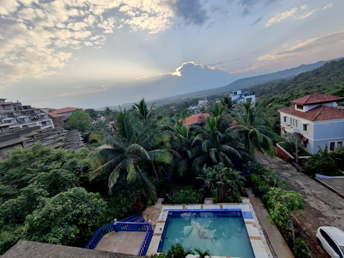 Amazing 4BHK Villa with Private Swimming Pool Near Candolim Beach