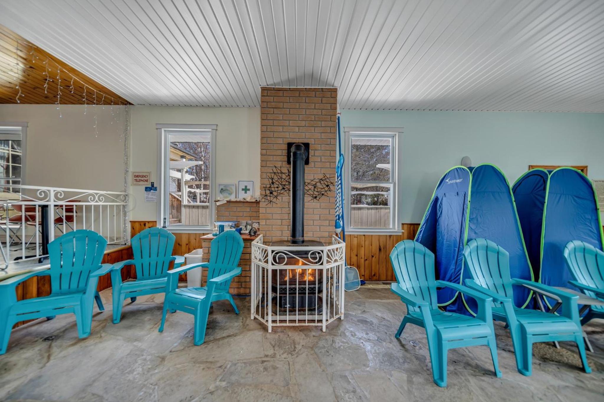 Marmora and Lake Inn and Victorian Diner-2025 Group Reunion Home for up to 32 guests