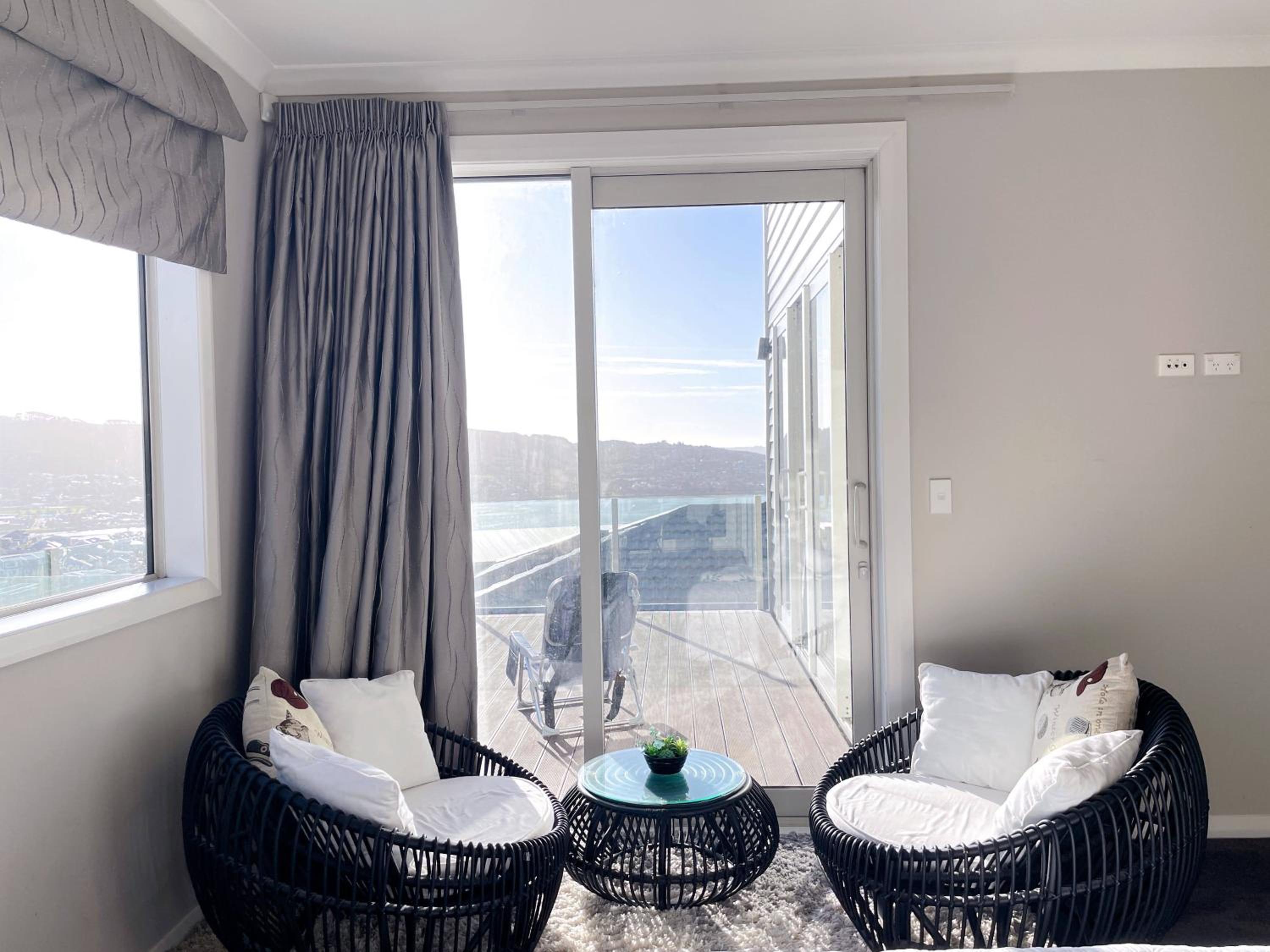 Aotea Beauty,Large, close to Adrenalin forest