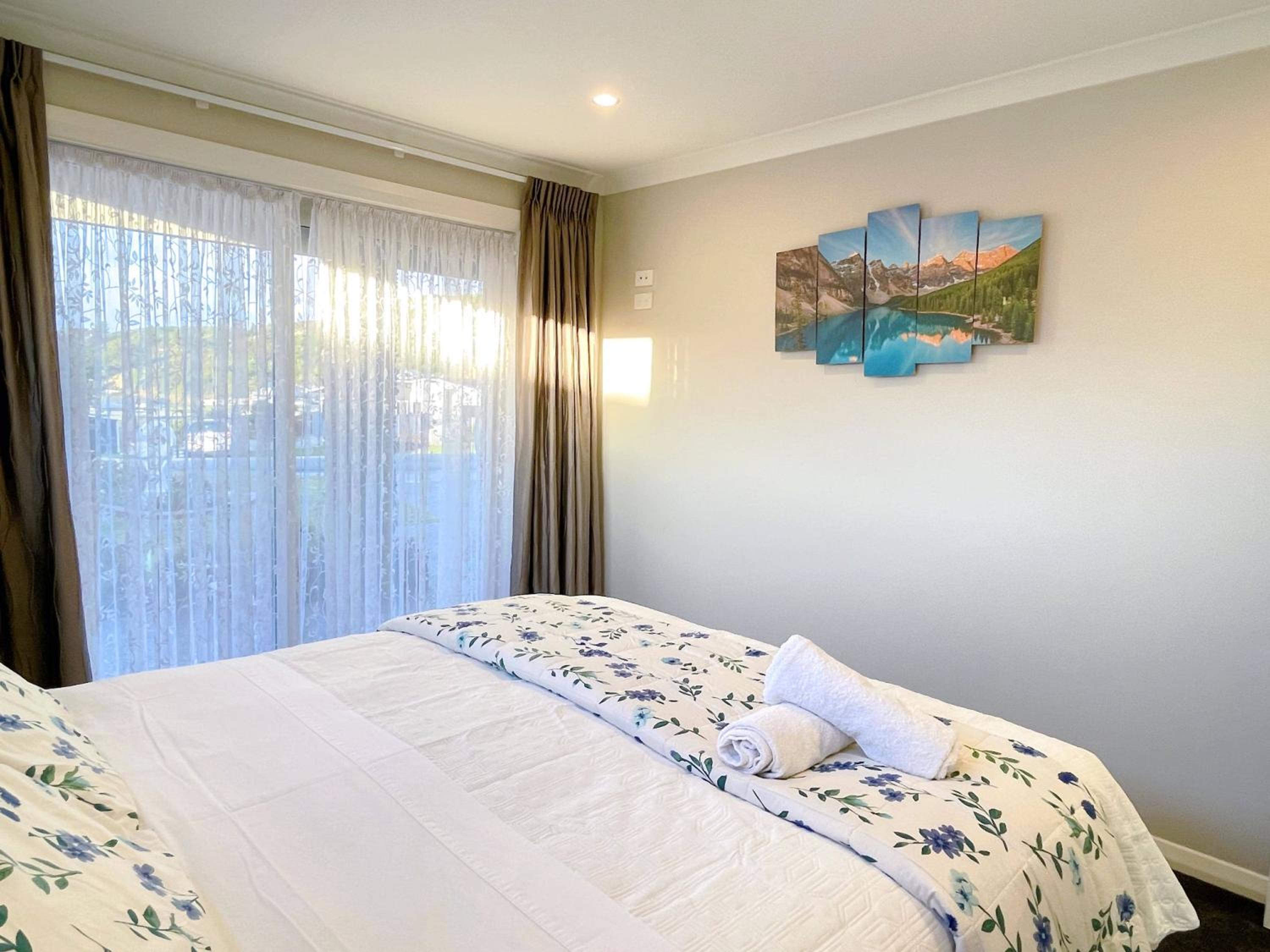 Aotea Beauty,Large, close to Adrenalin forest