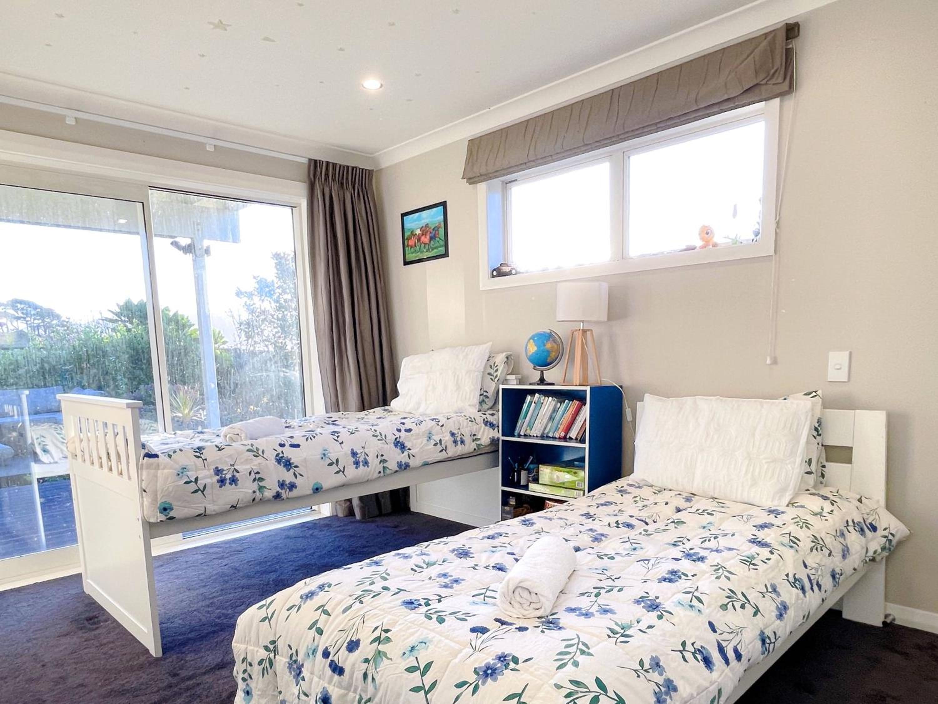 Aotea Beauty,Large, close to Adrenalin forest