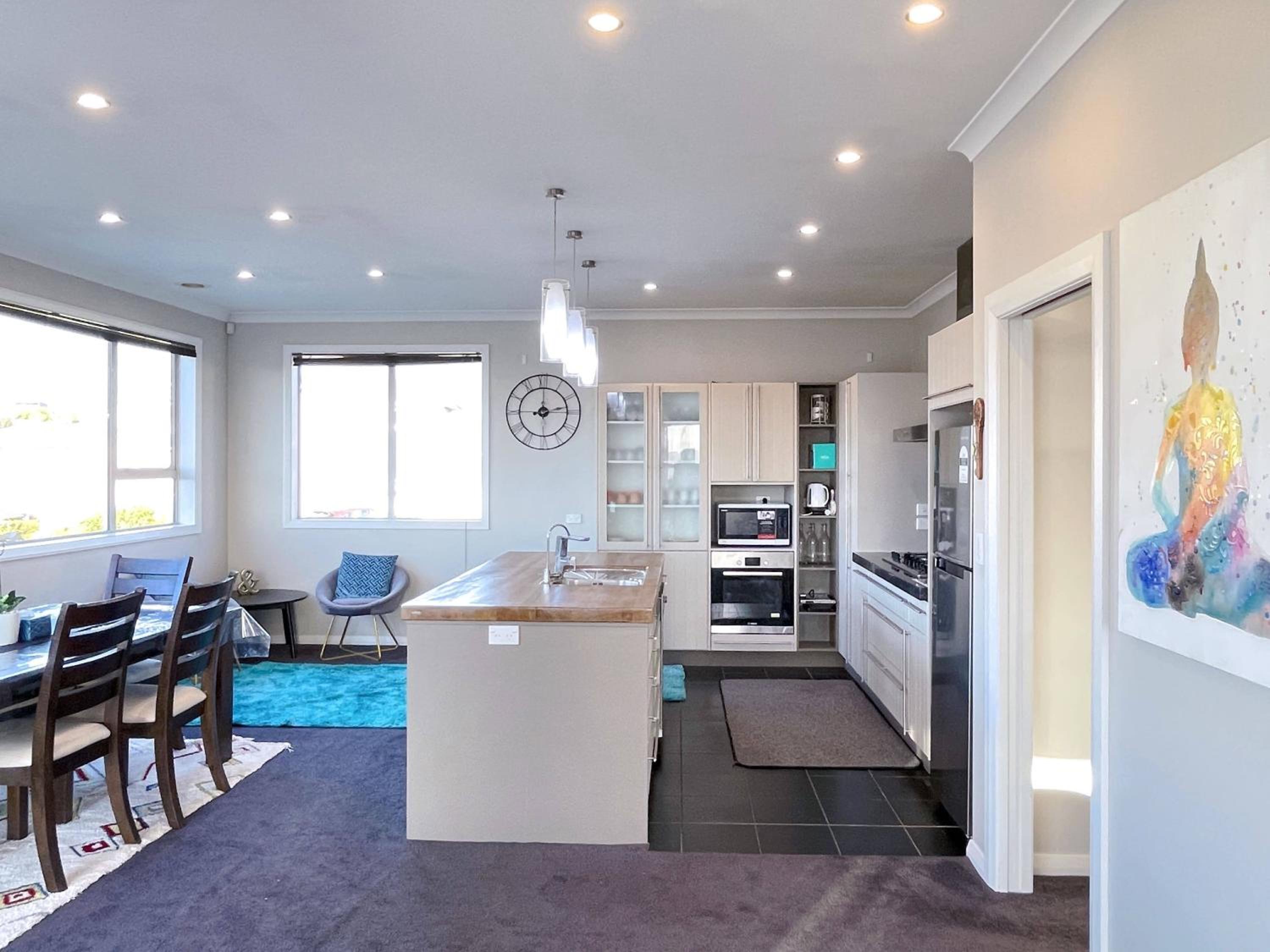 Aotea Beauty,Large, close to Adrenalin forest