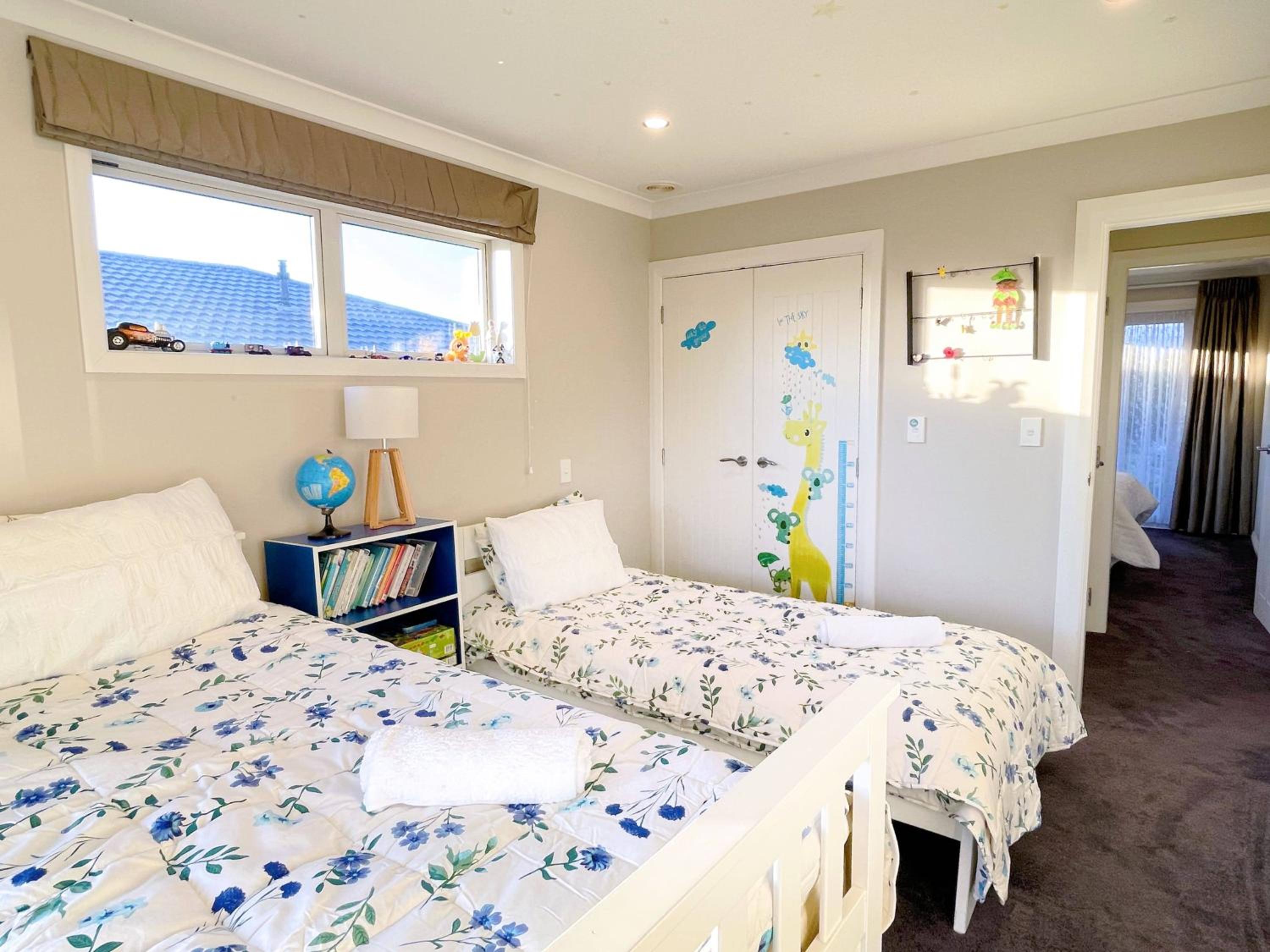 Aotea Beauty,Large, close to Adrenalin forest
