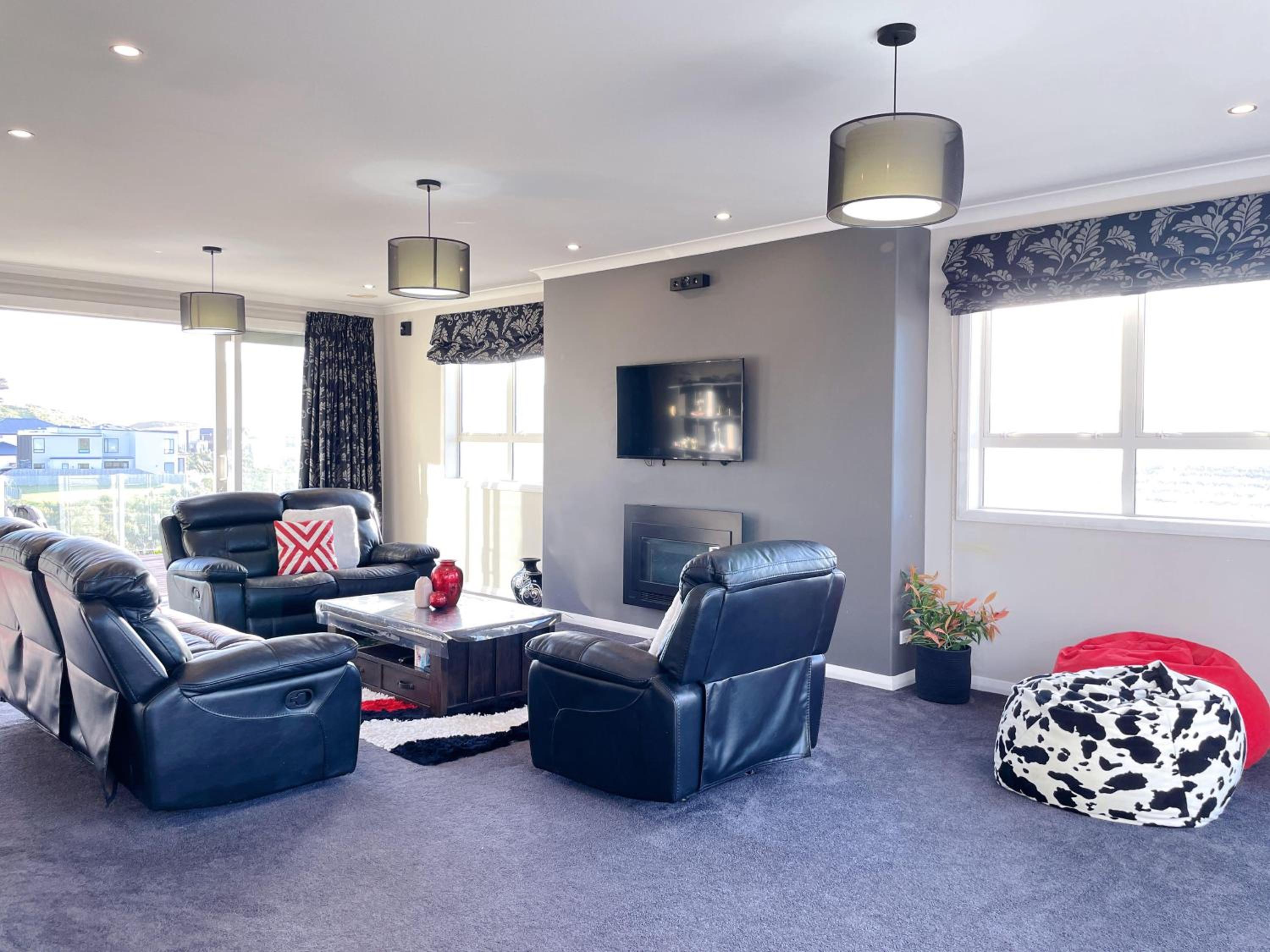 Aotea Beauty,Large, close to Adrenalin forest