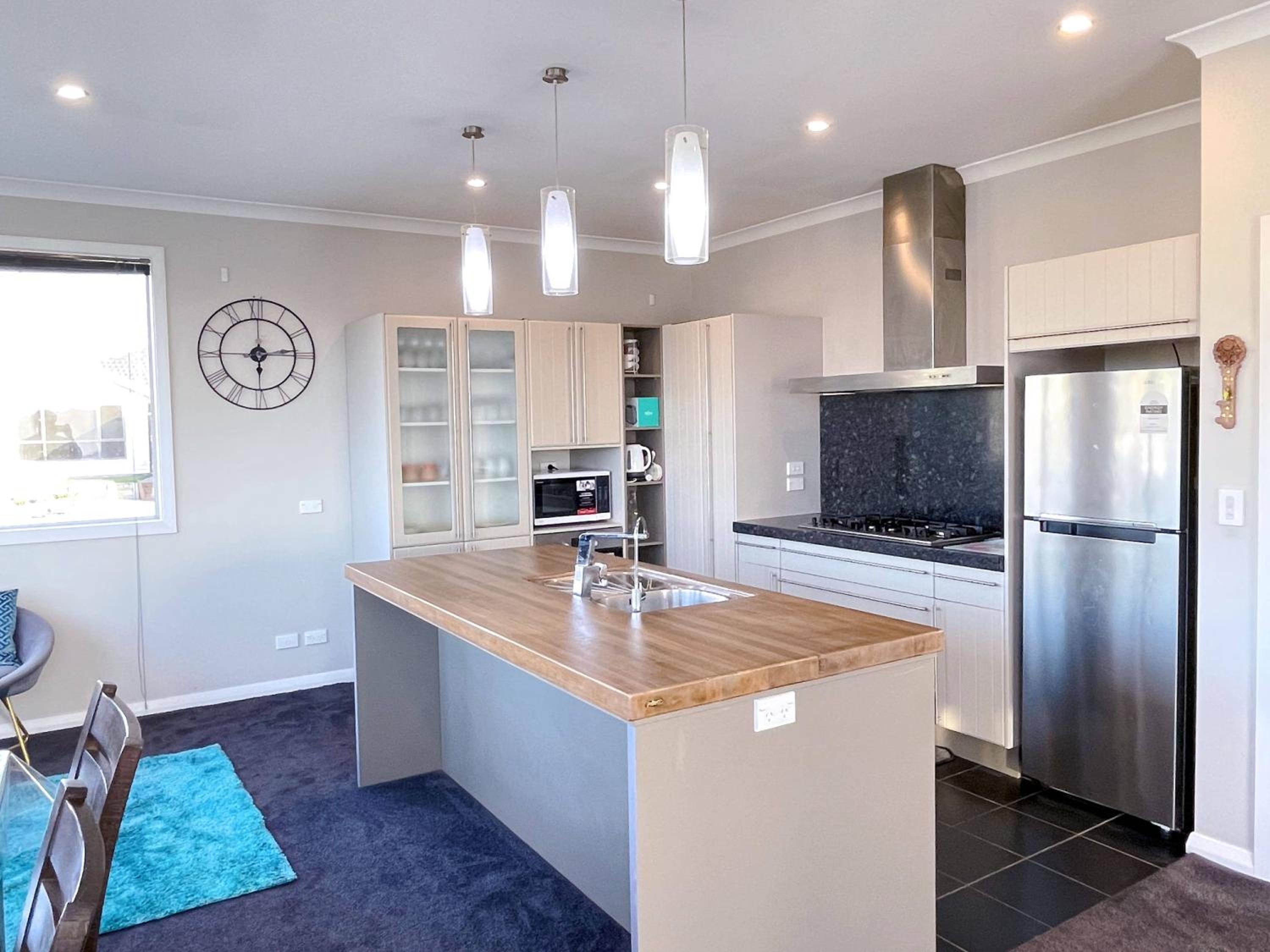 Aotea Beauty,Large, close to Adrenalin forest