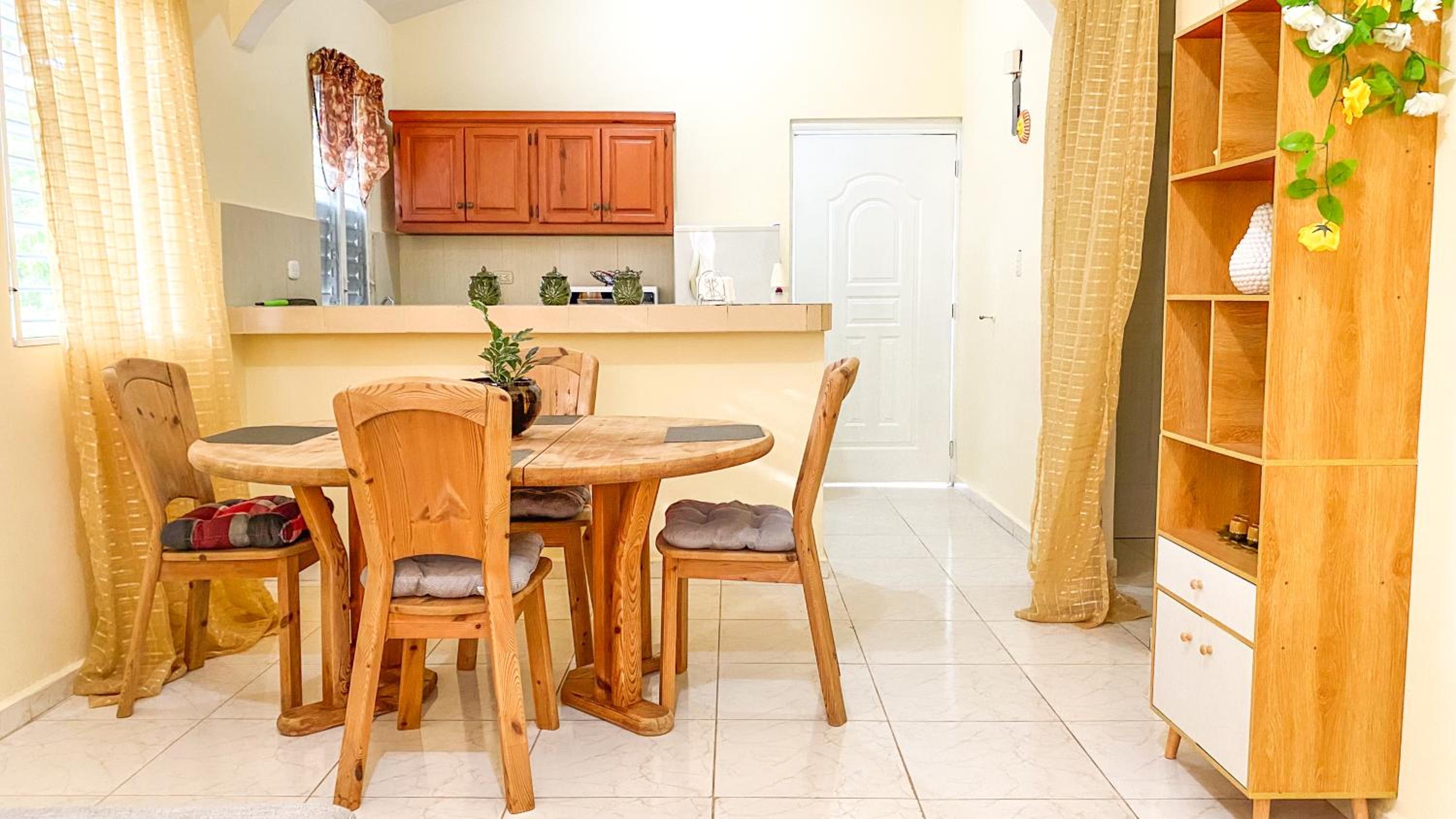 Spacious 2BR Retreat, central City view 2