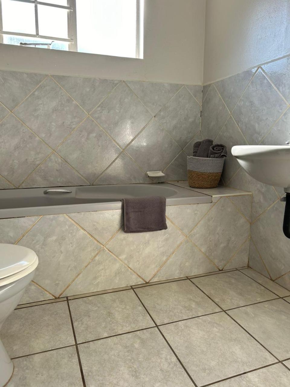 Cozy Central BNB Ezulwini view 3