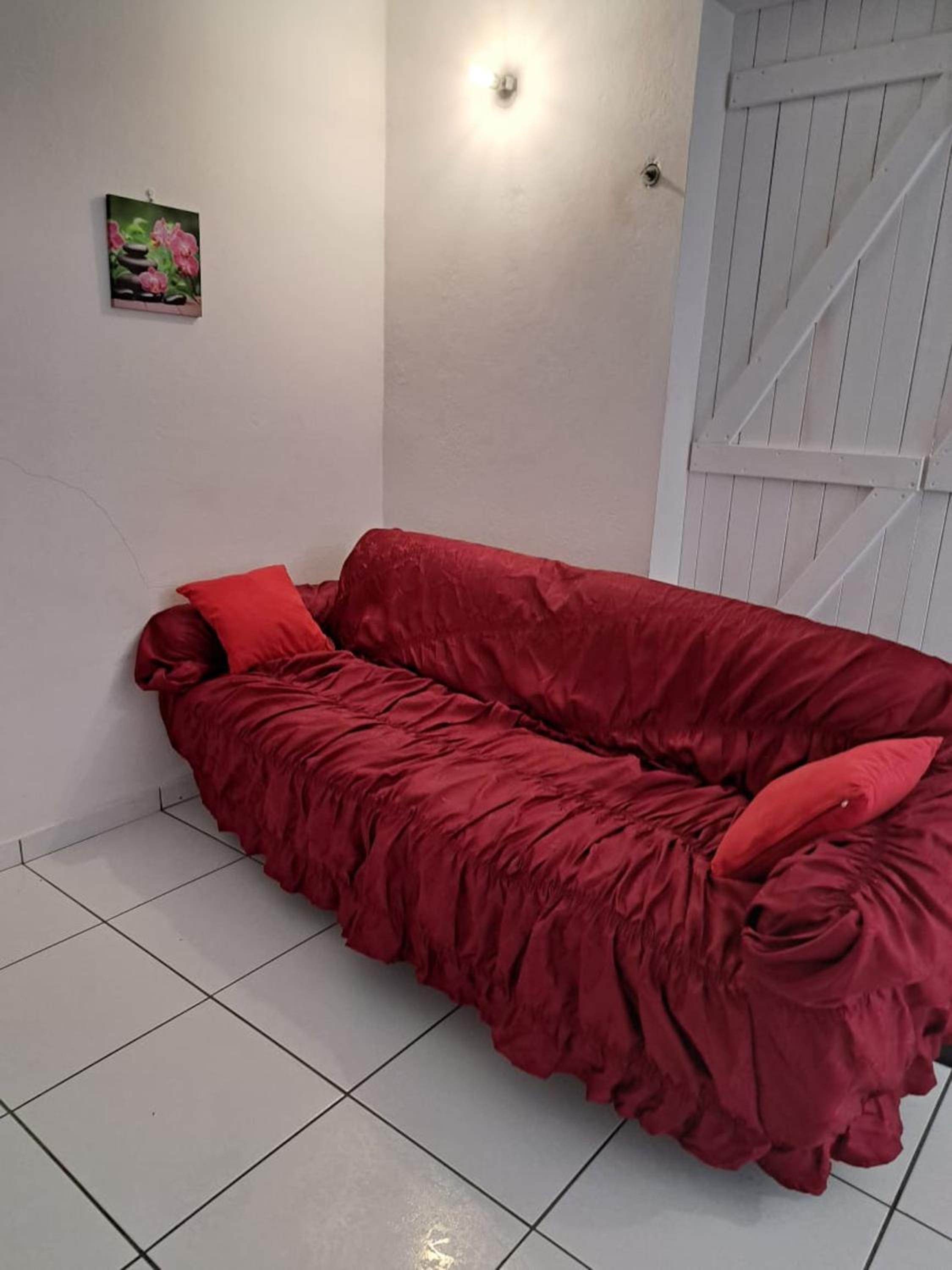 Maison charmante proche de la plage au Moule avec piscine