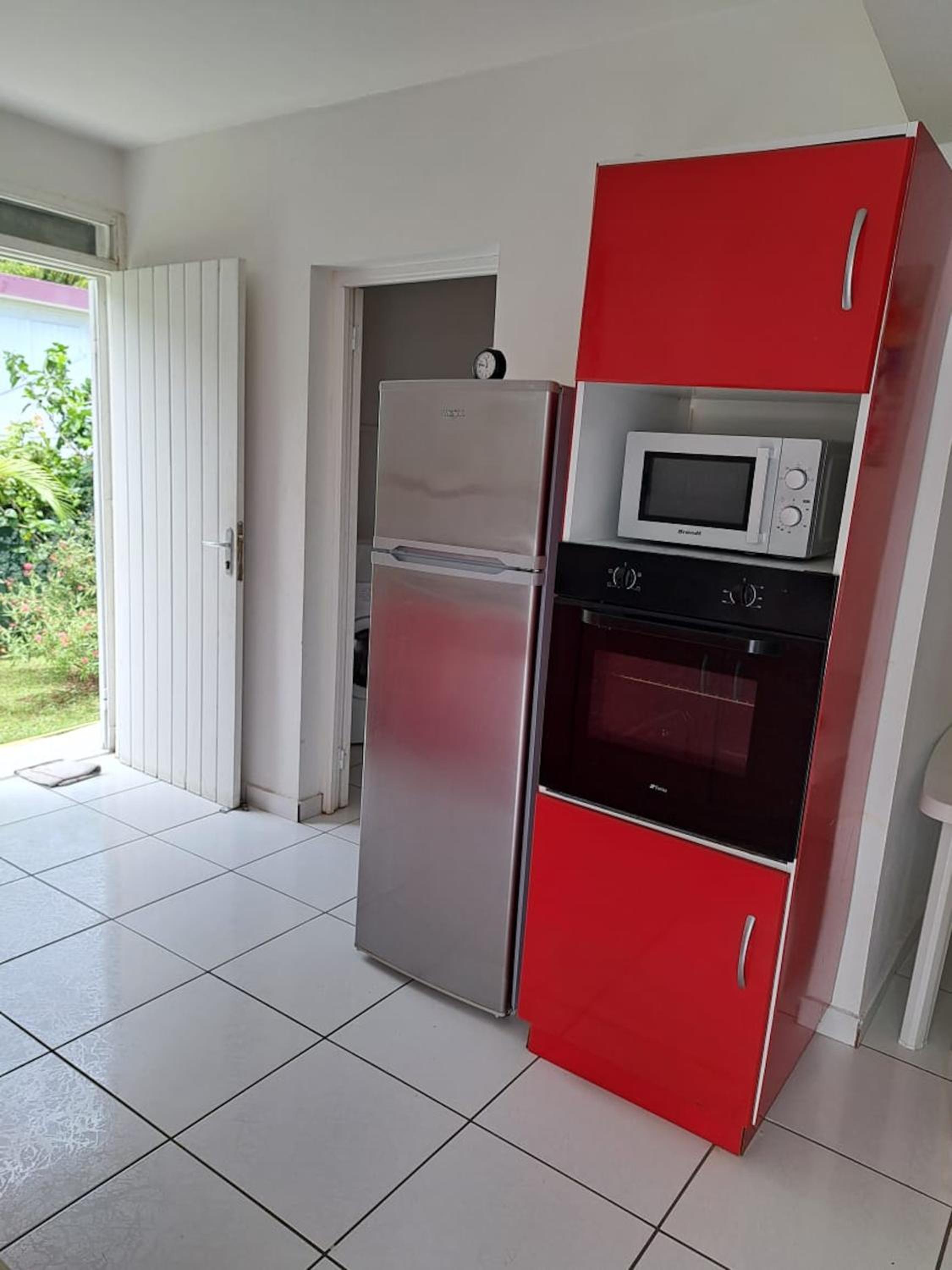 Maison charmante proche de la plage au Moule avec piscine