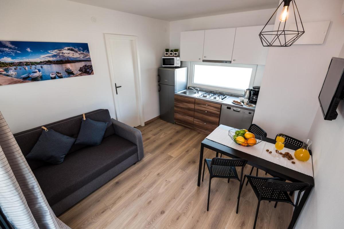 Croatia Camp Premium