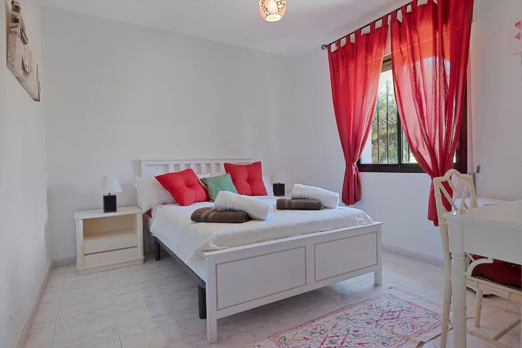 Marbella, Close to the Beach, Shared Pool, 5 Bedrooms view 3