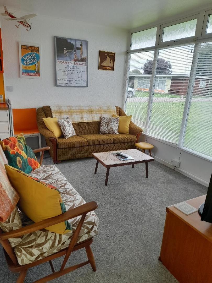 'Retro Retreat' Holiday chalet in the Norfolk Broads view 2