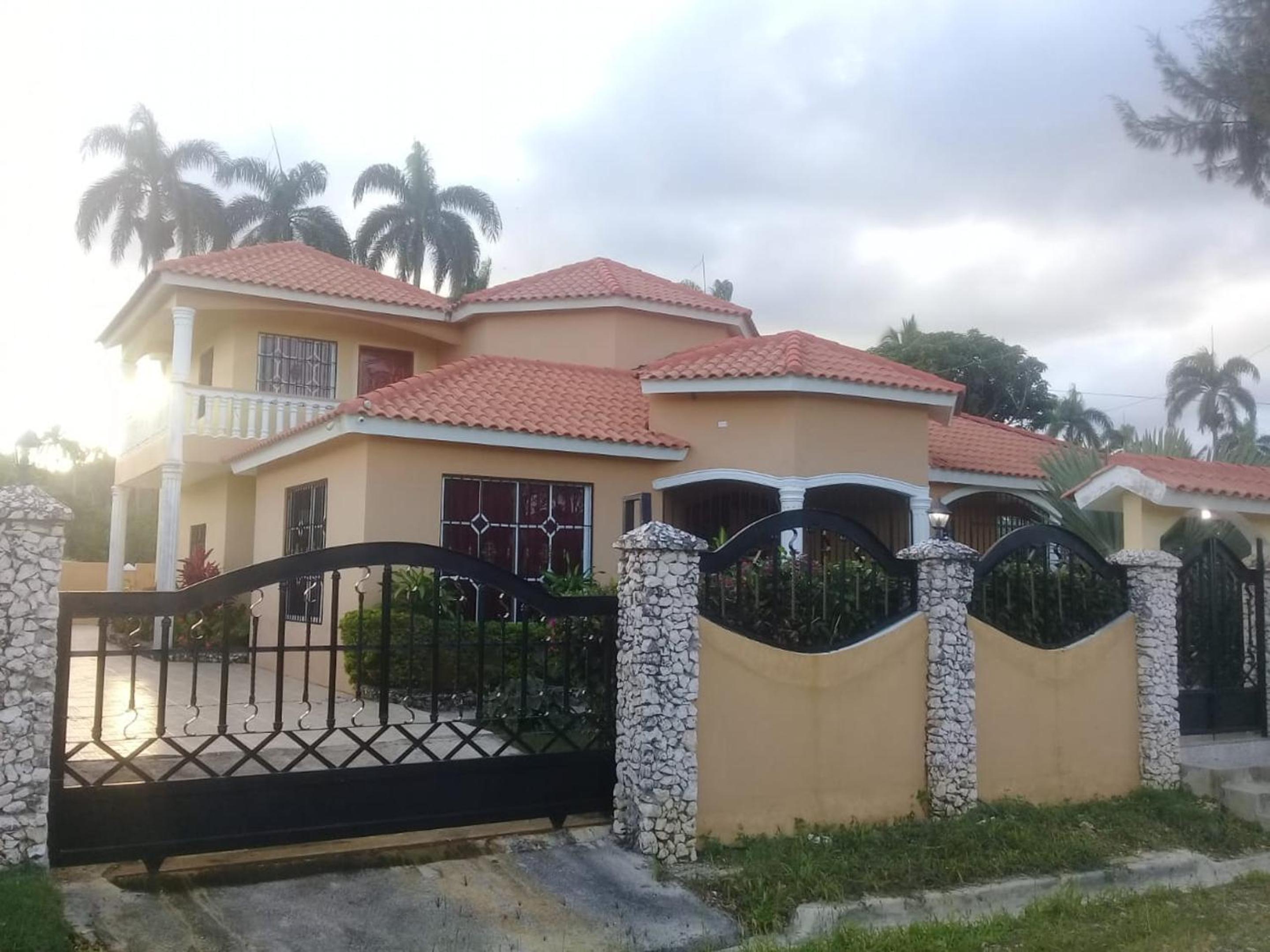 Elegant Villa in Nagua with Private Pool and Jacuzzi