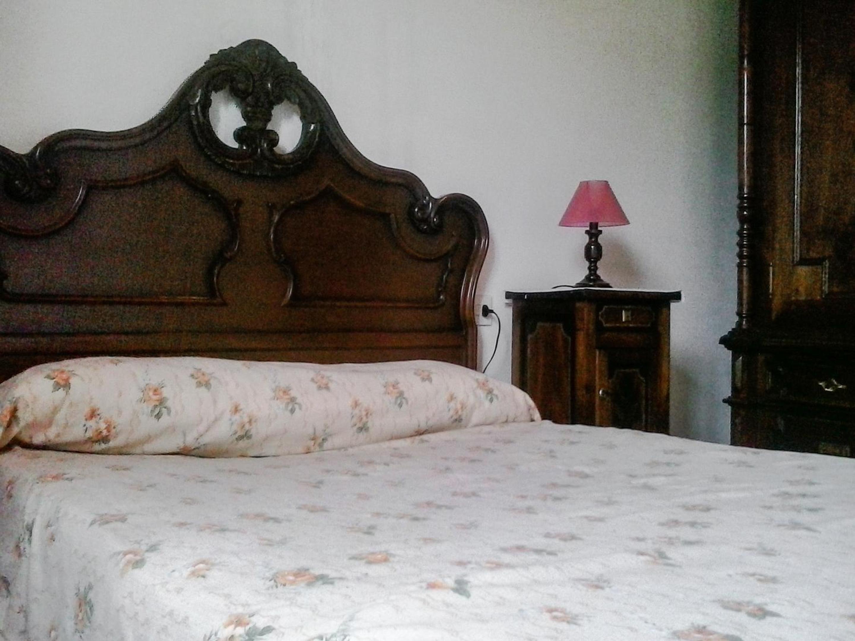 Charming house in Ourol with mountain view, large garden.