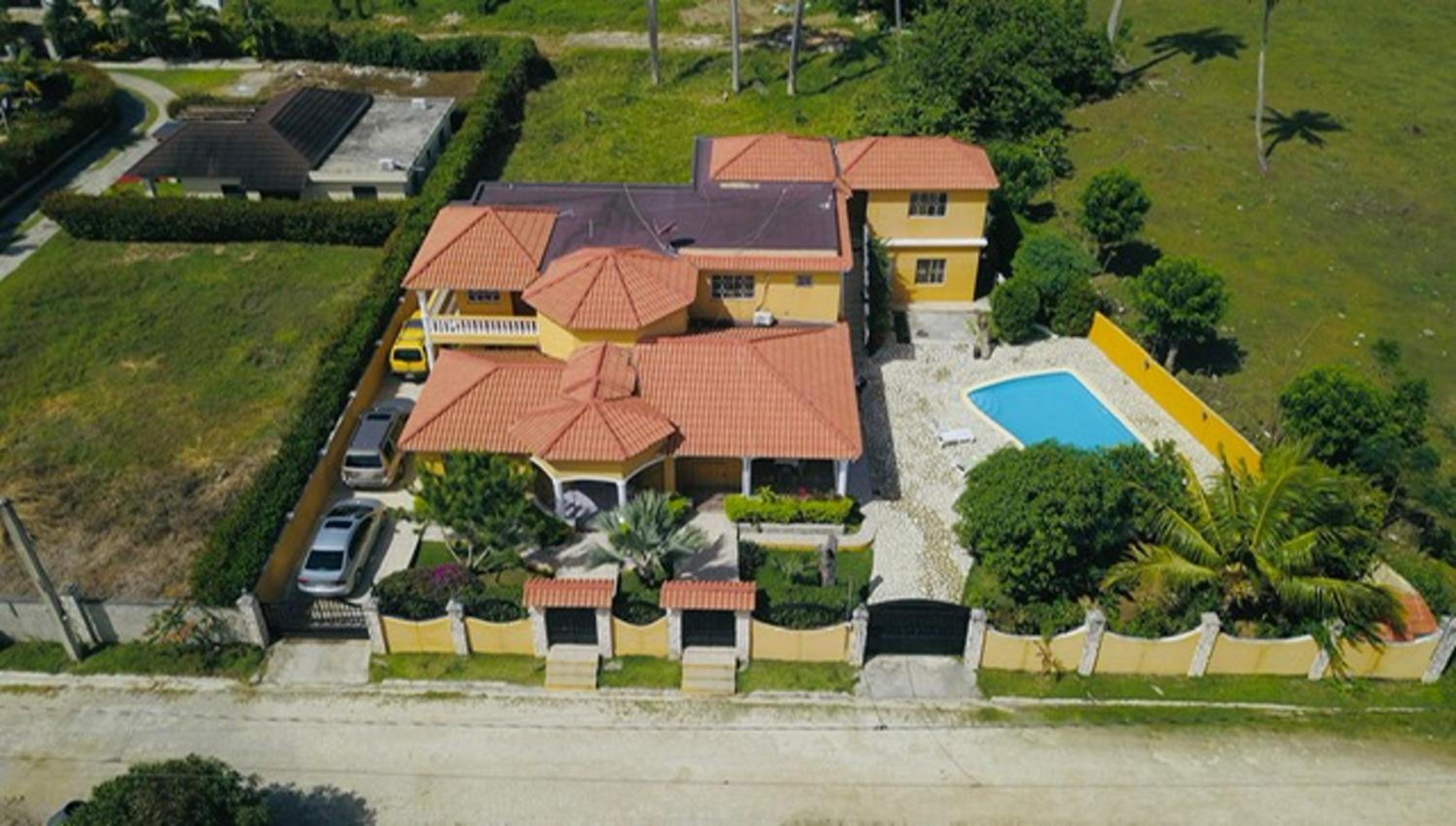 Elegant Villa in Nagua with Private Pool and Jacuzzi